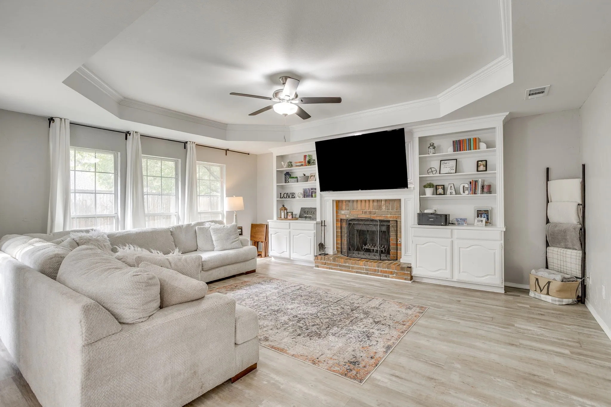 Single Family Residence For Sale in Denton County , 2637 Surrey Woods Road, Flower Mound, Texas 75028, 4 Bedroom, 3 Bathroom, 2 Garage spaces, 2,353 Sqft, built in 1988, mls#21396529, Real Estate Agent in Flower Mound, Homes For Sale in Denton county, Homes For Sale in Flower Mound, Realtor in Flower Mound Texas, Real Estate Brokerage Independent Realty Texas, Luminita Cordes Realtor