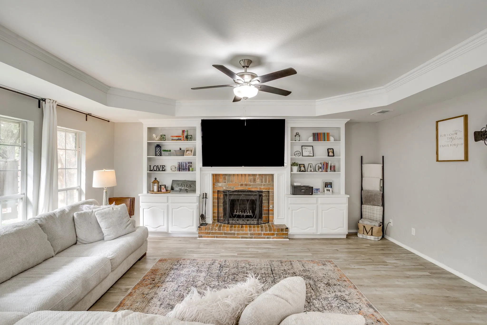 Single Family Residence For Sale in Denton County , 2637 Surrey Woods Road, Flower Mound, Texas 75028, 4 Bedroom, 3 Bathroom, 2 Garage spaces, 2,353 Sqft, built in 1988, mls#21396529, Real Estate Agent in Flower Mound, Homes For Sale in Denton county, Homes For Sale in Flower Mound, Realtor in Flower Mound Texas, Real Estate Brokerage Independent Realty Texas, Luminita Cordes Realtor