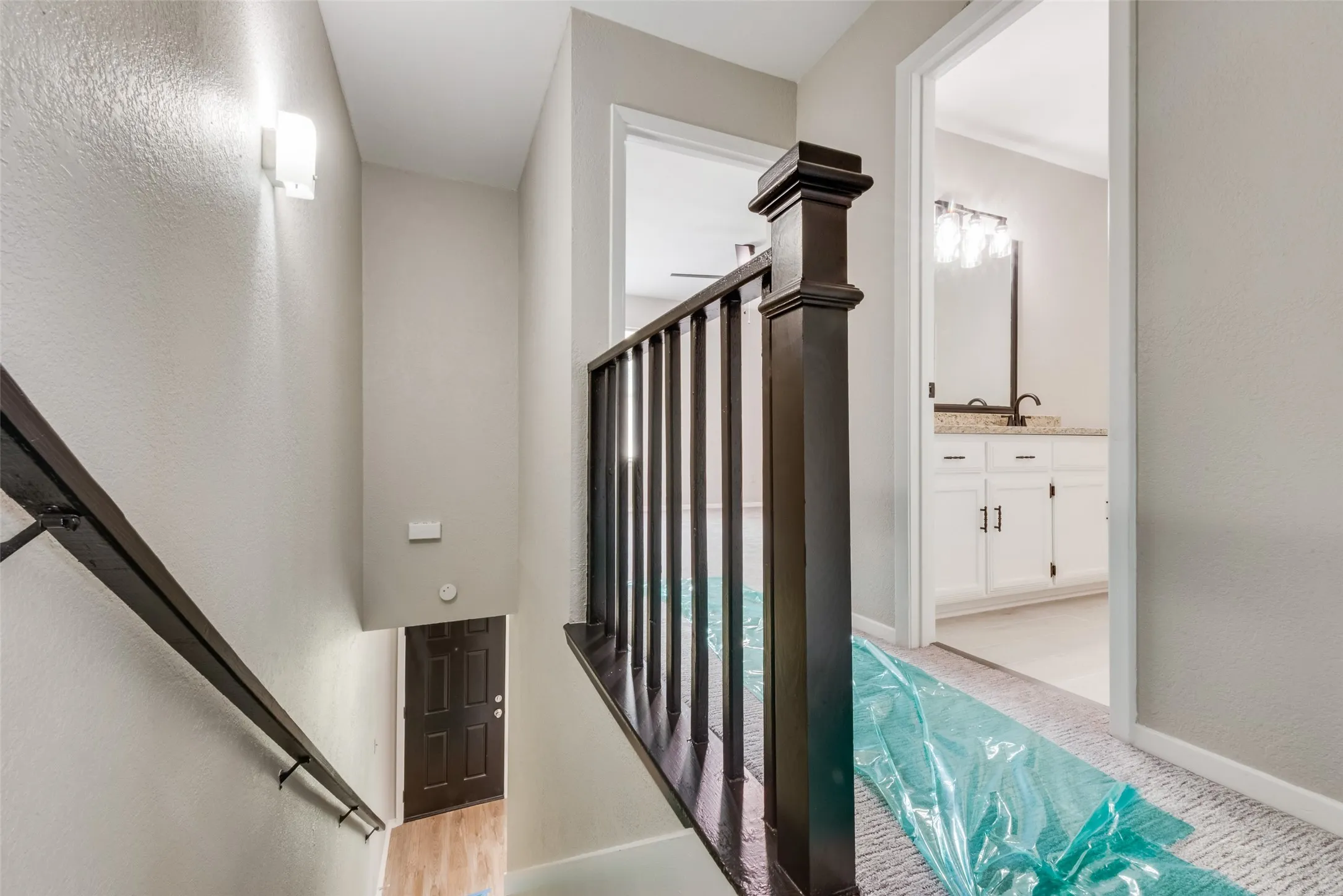 Triplex For Rent in Tarrant County , 105 Wildwood Court, Grapevine, Texas 76051, 2 Bedroom, 2 Bathroom, Garage spaces, 1,056 Sqft, built in 1985, mls#21394759, Real Estate Agent in Grapevine, Homes For Rent in Tarrant county, Homes For Rent in Grapevine, Realtor in Grapevine Texas, Real Estate Brokerage Independent Realty Texas, Luminita Cordes Realtor