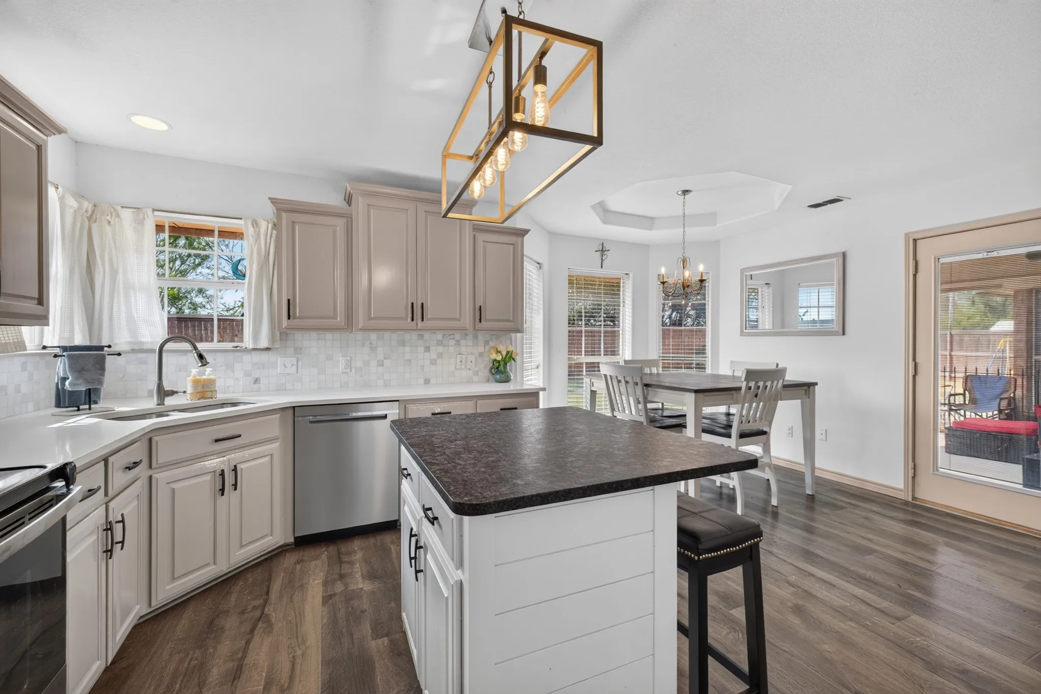 Single Family Residence For Sale in Taylor County , 5441 Wagon Wheel Avenue, Abilene, Texas 79606, 3 Bedroom, 2 Bathroom, 2 Garage spaces, 1,718 Sqft, built in 2003, mls#21388495, Real Estate Agent in Abilene, Homes For Sale in Taylor county, Homes For Sale in Abilene, Realtor in Abilene Texas, Real Estate Brokerage Independent Realty Texas, Luminita Cordes Realtor