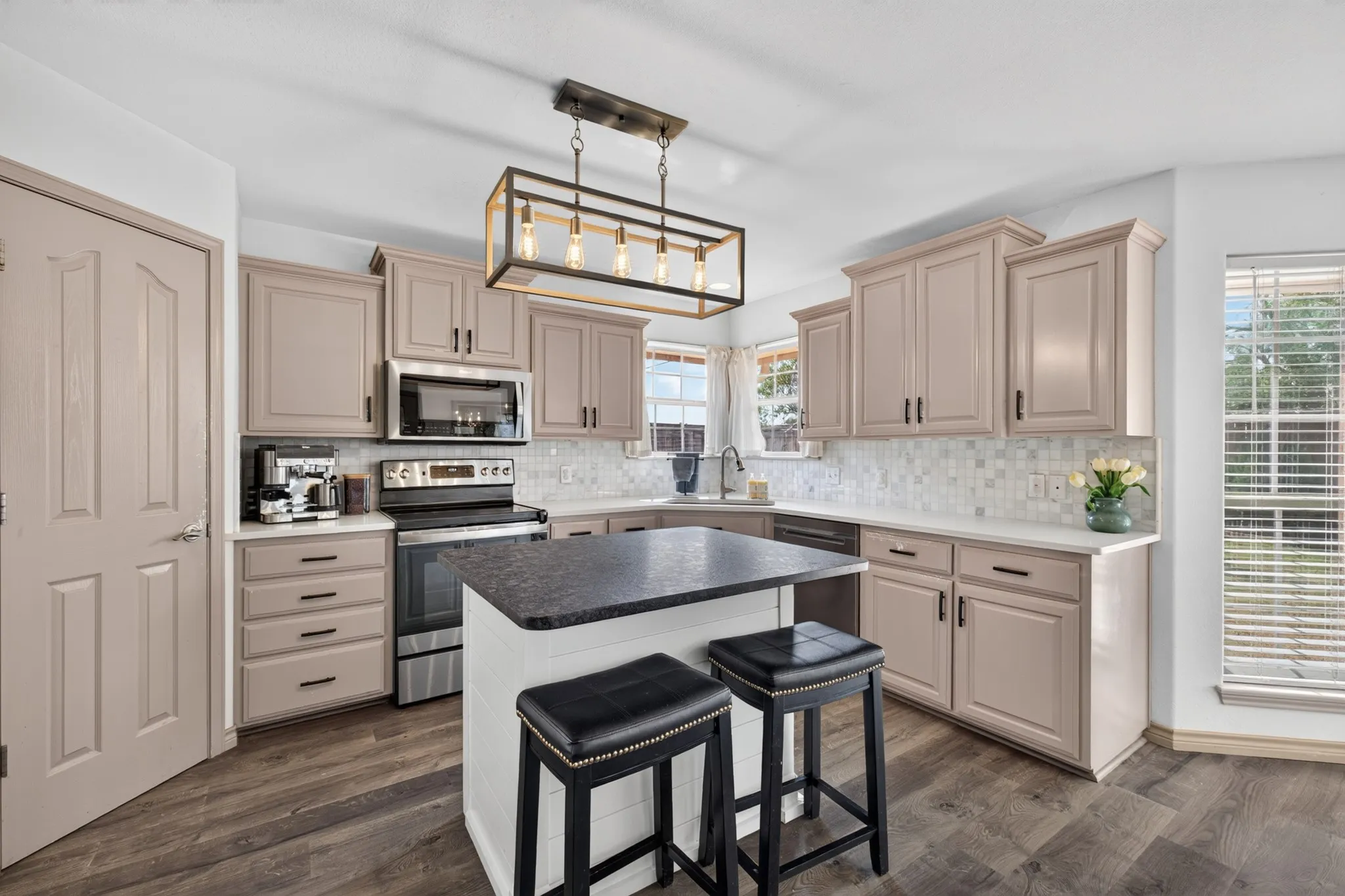 Single Family Residence For Sale in Taylor County , 5441 Wagon Wheel Avenue, Abilene, Texas 79606, 3 Bedroom, 2 Bathroom, 2 Garage spaces, 1,718 Sqft, built in 2003, mls#21388495, Real Estate Agent in Abilene, Homes For Sale in Taylor county, Homes For Sale in Abilene, Realtor in Abilene Texas, Real Estate Brokerage Independent Realty Texas, Luminita Cordes Realtor