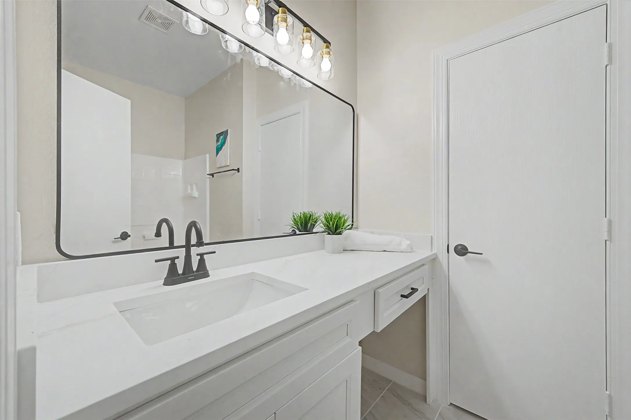 Single Family Residence For Rent in Denton County , 1641 Knight Trail, Little Elm, Texas 75036, 4 Bedroom, 2 Bathroom, 2 Garage spaces, 1,873 Sqft, built in 2005, mls#21396629, Real Estate Agent in Little Elm, Homes For Rent in Denton county, Homes For Rent in Little Elm, Realtor in Little Elm Texas, Real Estate Brokerage Independent Realty Texas, Luminita Cordes Realtor