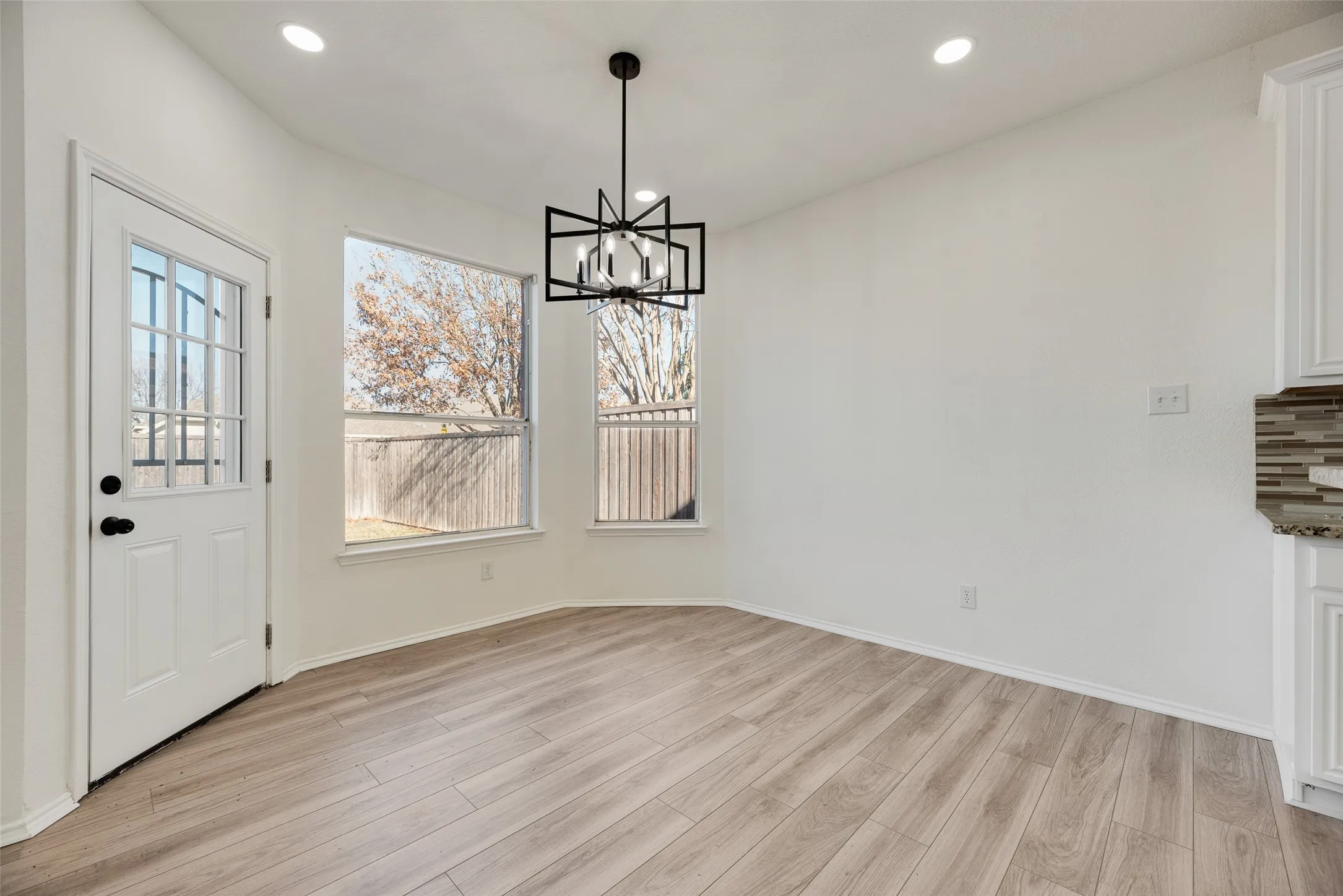 Single Family Residence For Sale in Collin County , 5828 Pine Ridge Boulevard, Mc Kinney, Texas 75070, 4 Bedroom, 3 Bathroom, 2 Garage spaces, 2,904 Sqft, built in 2001, mls#21396626, Real Estate Agent in Mc Kinney, Homes For Sale in Collin county, Homes For Sale in Mc Kinney, Realtor in Mc Kinney Texas, Real Estate Brokerage Independent Realty Texas, Luminita Cordes Realtor
