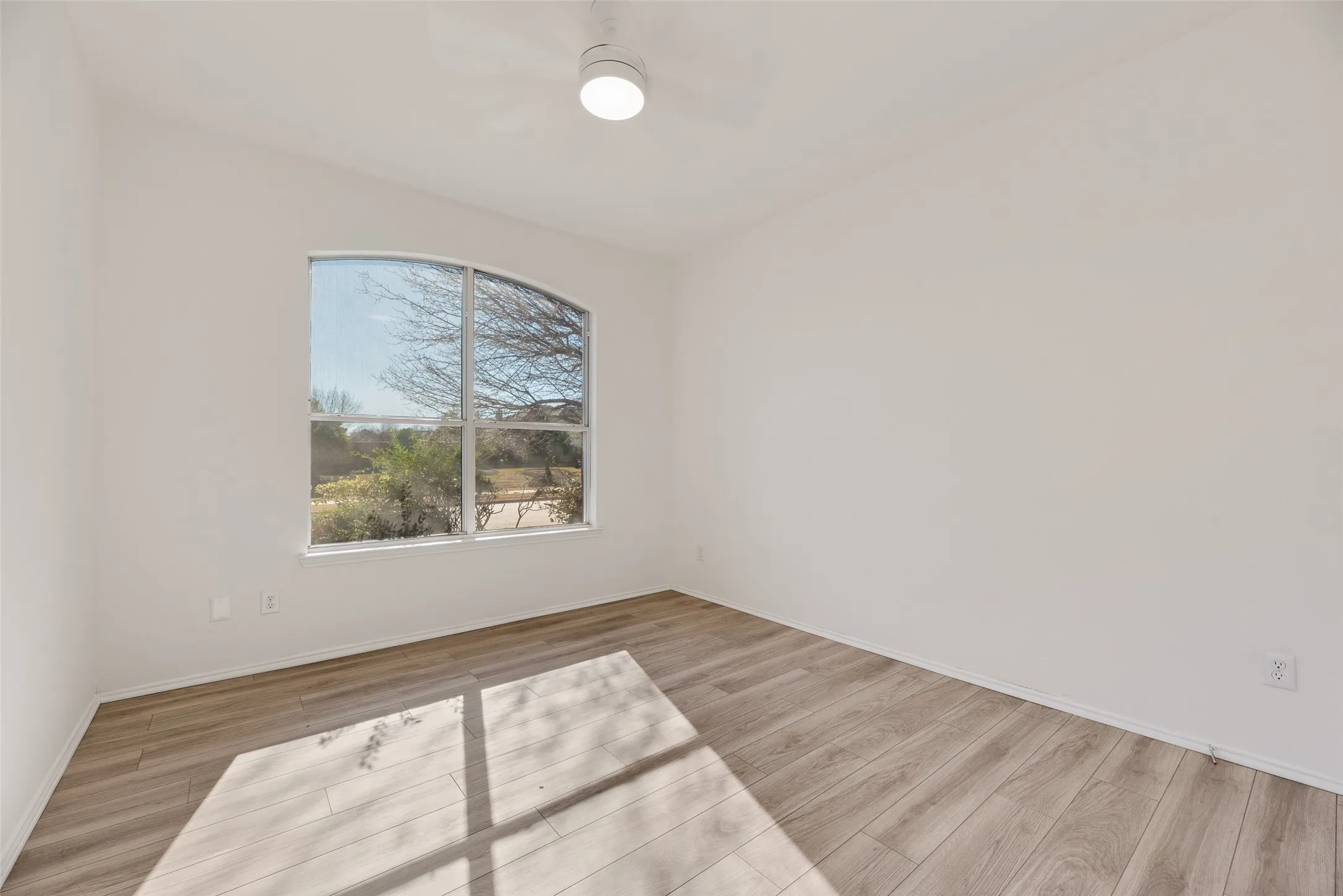 Single Family Residence For Sale in Collin County , 5828 Pine Ridge Boulevard, Mc Kinney, Texas 75070, 4 Bedroom, 3 Bathroom, 2 Garage spaces, 2,904 Sqft, built in 2001, mls#21396626, Real Estate Agent in Mc Kinney, Homes For Sale in Collin county, Homes For Sale in Mc Kinney, Realtor in Mc Kinney Texas, Real Estate Brokerage Independent Realty Texas, Luminita Cordes Realtor
