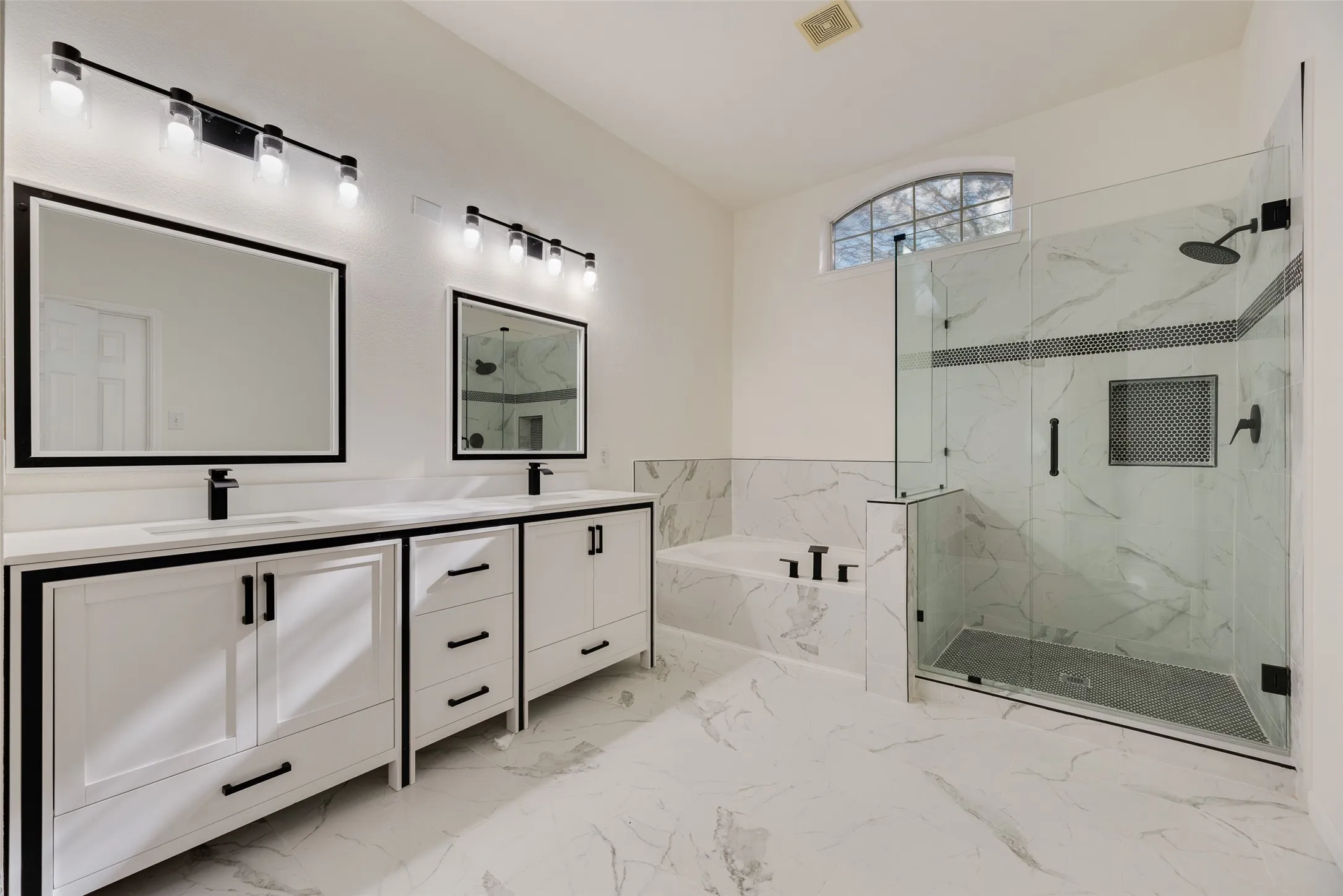 Single Family Residence For Sale in Collin County , 5828 Pine Ridge Boulevard, Mc Kinney, Texas 75070, 4 Bedroom, 3 Bathroom, 2 Garage spaces, 2,904 Sqft, built in 2001, mls#21396626, Real Estate Agent in Mc Kinney, Homes For Sale in Collin county, Homes For Sale in Mc Kinney, Realtor in Mc Kinney Texas, Real Estate Brokerage Independent Realty Texas, Luminita Cordes Realtor