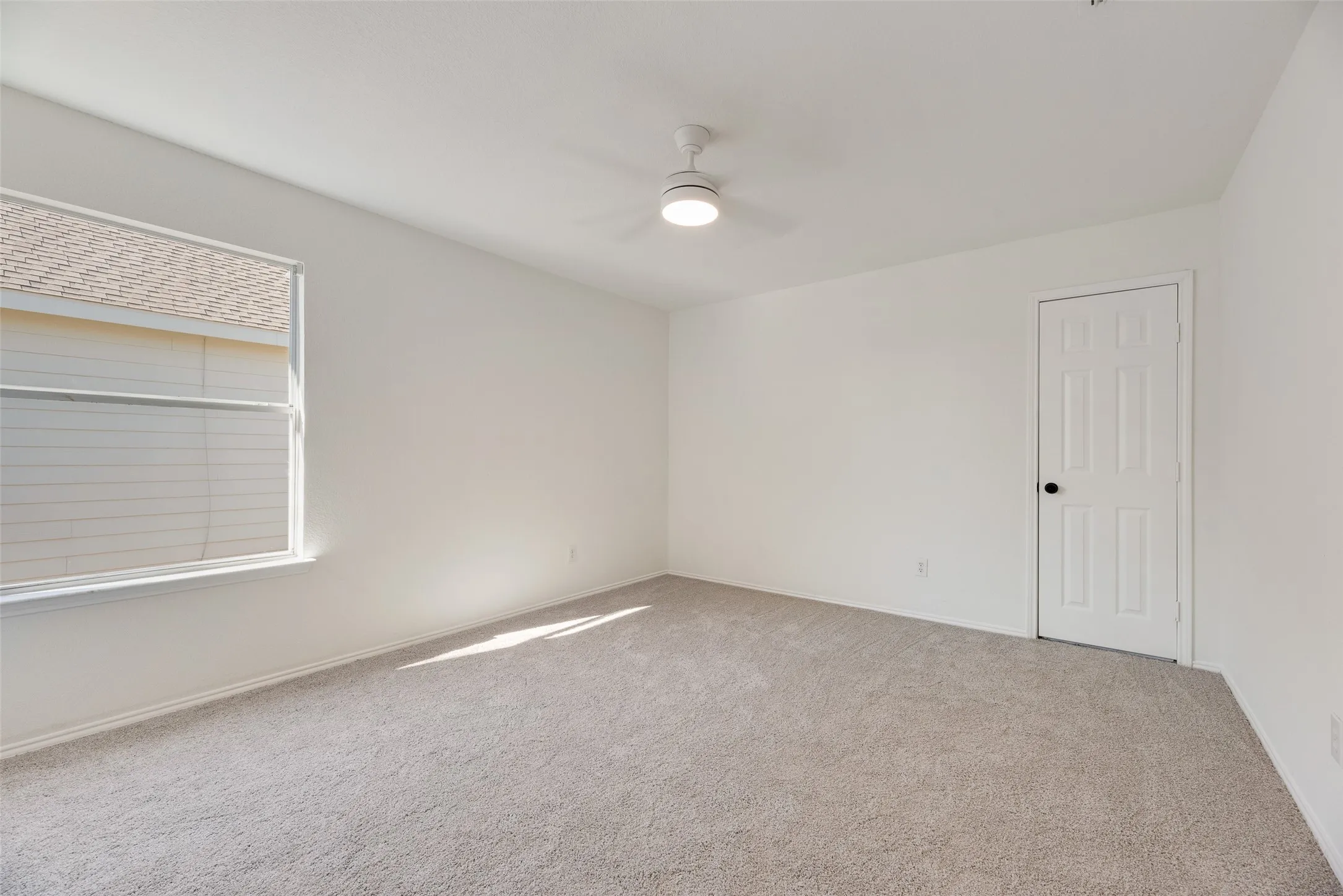 Single Family Residence For Sale in Collin County , 5828 Pine Ridge Boulevard, Mc Kinney, Texas 75070, 4 Bedroom, 3 Bathroom, 2 Garage spaces, 2,904 Sqft, built in 2001, mls#21396626, Real Estate Agent in Mc Kinney, Homes For Sale in Collin county, Homes For Sale in Mc Kinney, Realtor in Mc Kinney Texas, Real Estate Brokerage Independent Realty Texas, Luminita Cordes Realtor
