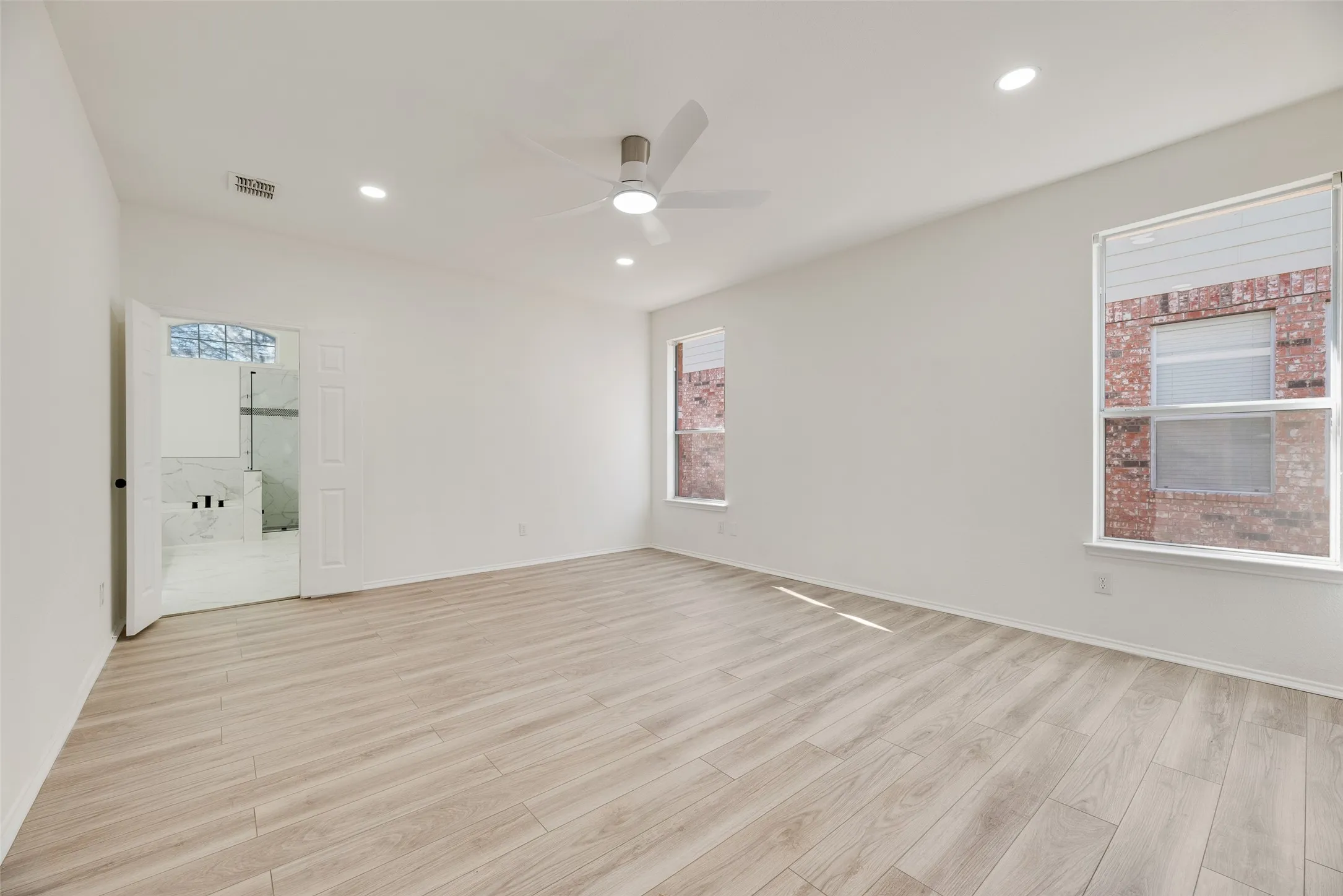 Single Family Residence For Sale in Collin County , 5828 Pine Ridge Boulevard, Mc Kinney, Texas 75070, 4 Bedroom, 3 Bathroom, 2 Garage spaces, 2,904 Sqft, built in 2001, mls#21396626, Real Estate Agent in Mc Kinney, Homes For Sale in Collin county, Homes For Sale in Mc Kinney, Realtor in Mc Kinney Texas, Real Estate Brokerage Independent Realty Texas, Luminita Cordes Realtor