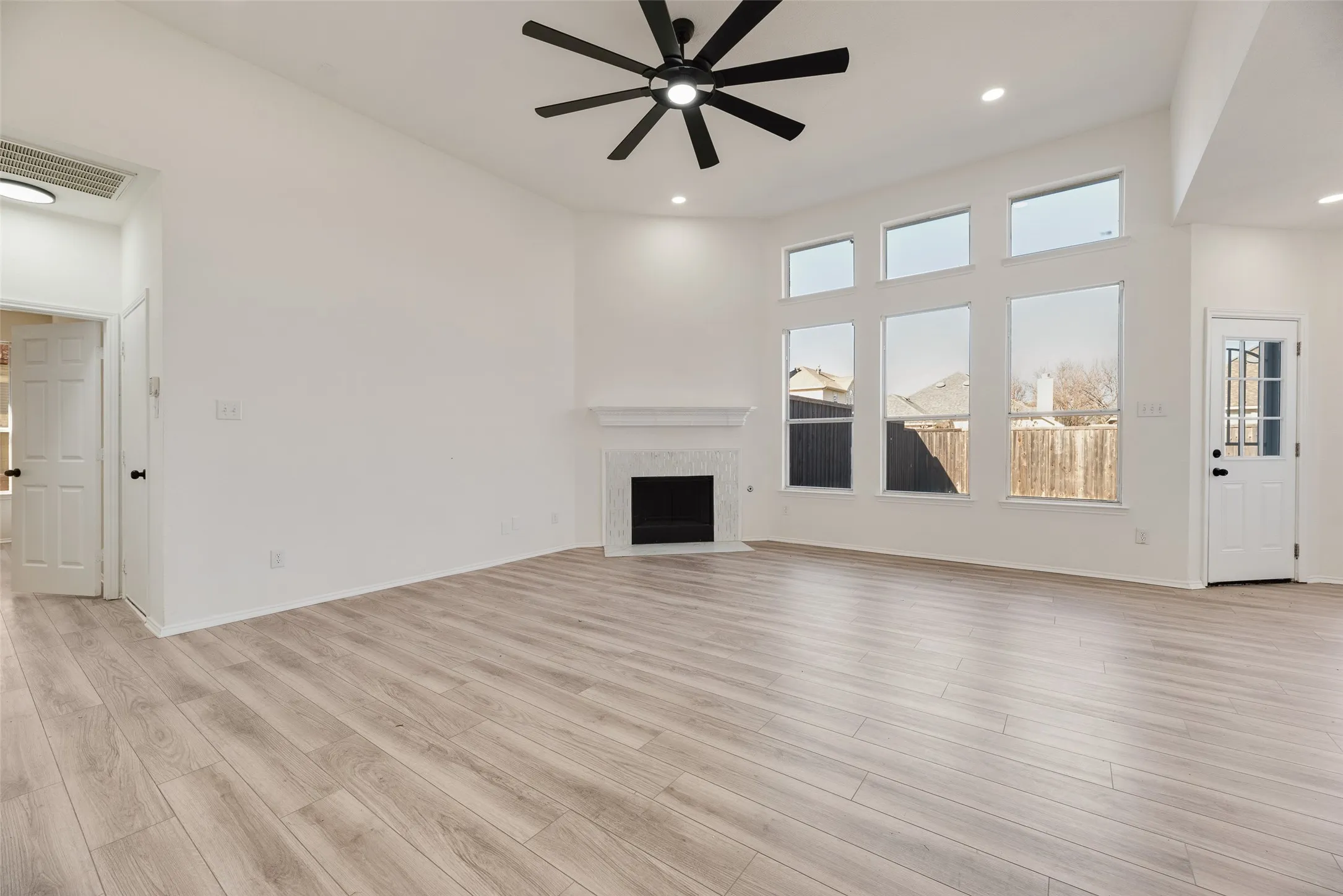Single Family Residence For Sale in Collin County , 5828 Pine Ridge Boulevard, Mc Kinney, Texas 75070, 4 Bedroom, 3 Bathroom, 2 Garage spaces, 2,904 Sqft, built in 2001, mls#21396626, Real Estate Agent in Mc Kinney, Homes For Sale in Collin county, Homes For Sale in Mc Kinney, Realtor in Mc Kinney Texas, Real Estate Brokerage Independent Realty Texas, Luminita Cordes Realtor