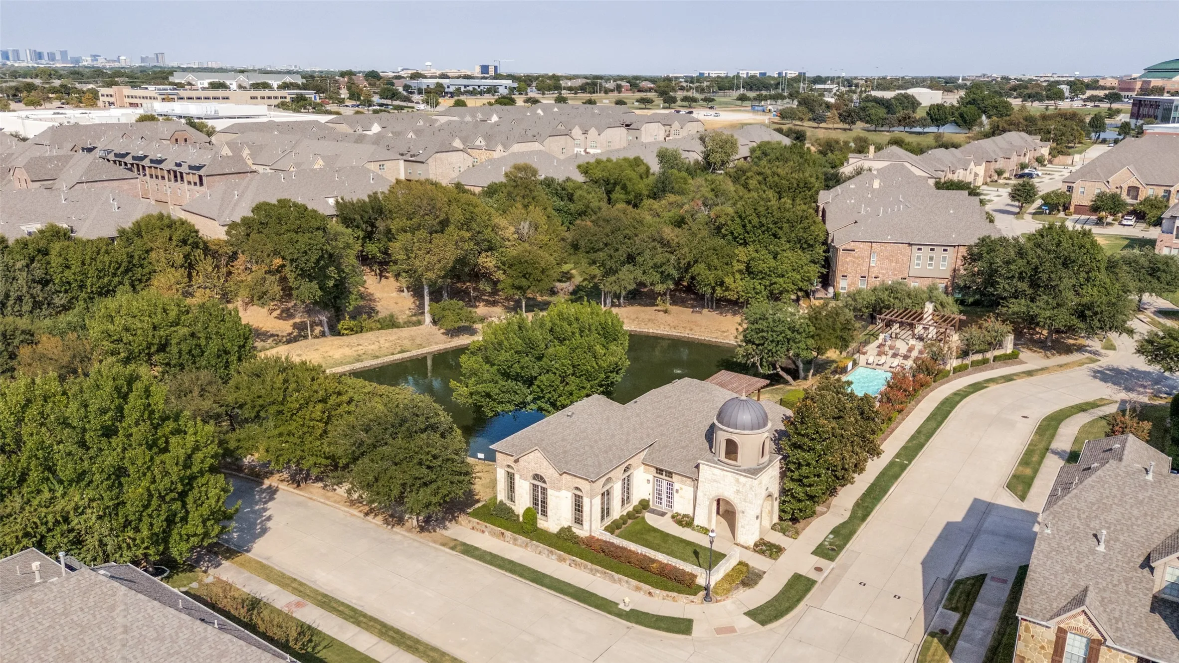 Townhouse For Sale in Denton County , 4412 Fisk Lane, Carrollton, Texas 75010, 3 Bedroom, 4 Bathroom, 2 Garage spaces, 2,238 Sqft, built in 2014, mls#21396168, Real Estate Agent in Carrollton, Homes For Sale in Denton county, Homes For Sale in Carrollton, Realtor in Carrollton Texas, Real Estate Brokerage Independent Realty Texas, Luminita Cordes Realtor