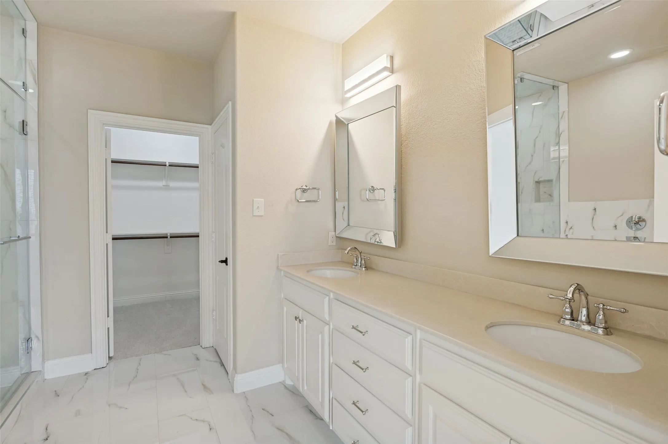 Townhouse For Sale in Denton County , 4412 Fisk Lane, Carrollton, Texas 75010, 3 Bedroom, 4 Bathroom, 2 Garage spaces, 2,238 Sqft, built in 2014, mls#21396168, Real Estate Agent in Carrollton, Homes For Sale in Denton county, Homes For Sale in Carrollton, Realtor in Carrollton Texas, Real Estate Brokerage Independent Realty Texas, Luminita Cordes Realtor