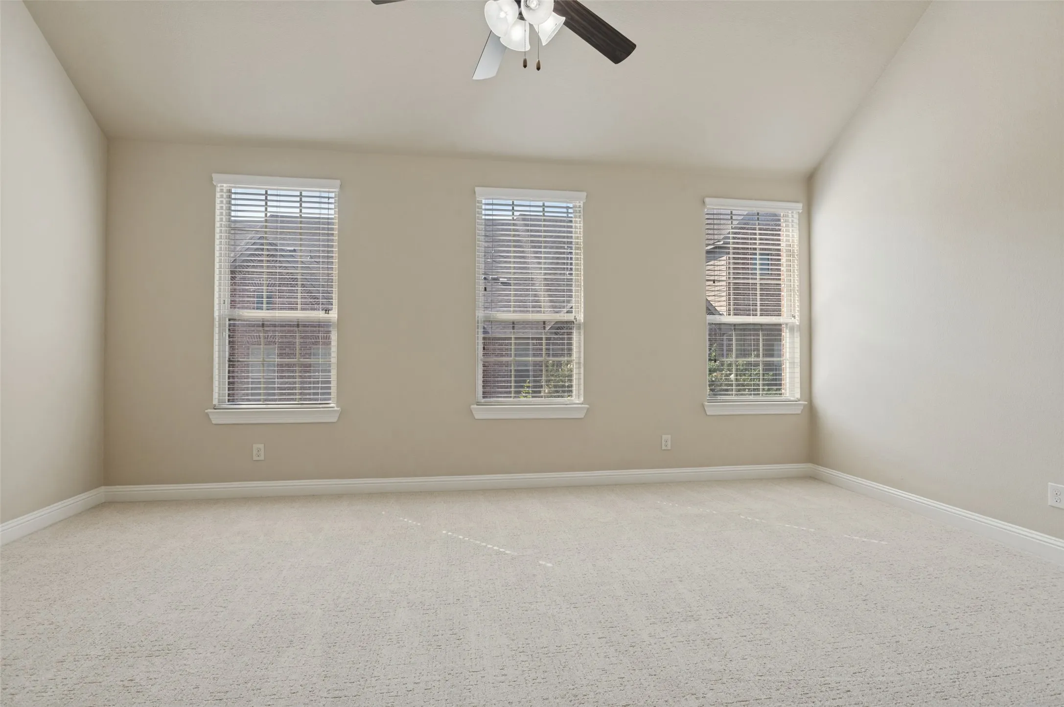 Townhouse For Sale in Denton County , 4412 Fisk Lane, Carrollton, Texas 75010, 3 Bedroom, 4 Bathroom, 2 Garage spaces, 2,238 Sqft, built in 2014, mls#21396168, Real Estate Agent in Carrollton, Homes For Sale in Denton county, Homes For Sale in Carrollton, Realtor in Carrollton Texas, Real Estate Brokerage Independent Realty Texas, Luminita Cordes Realtor