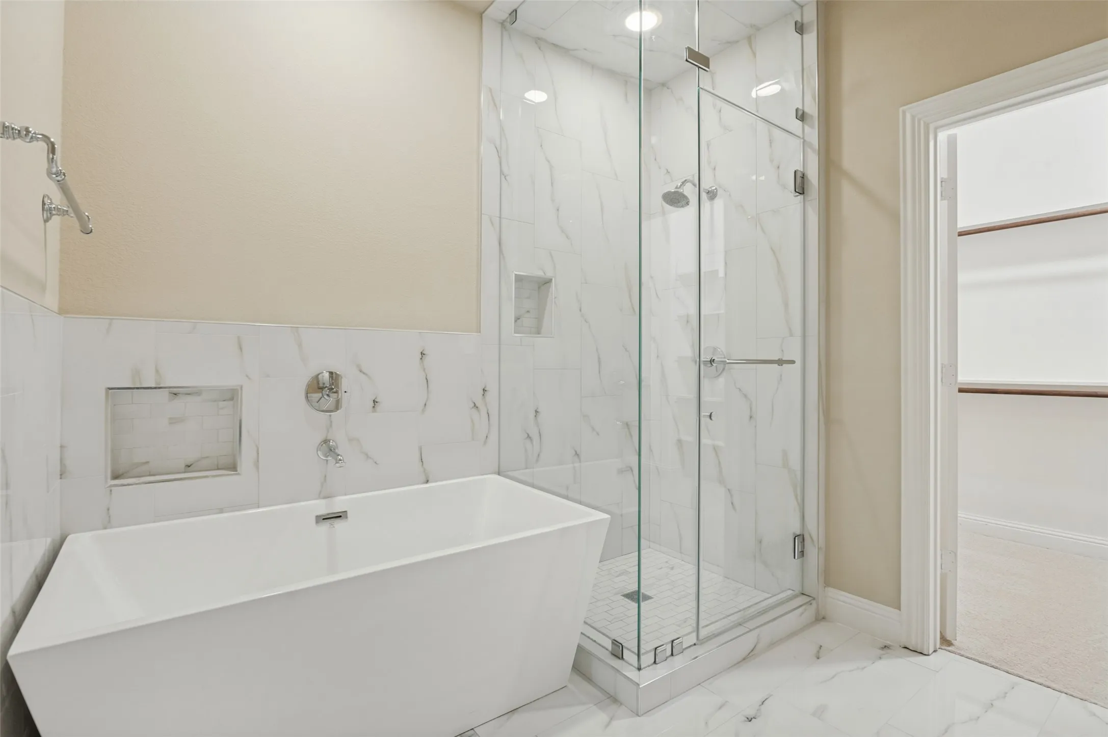 Townhouse For Sale in Denton County , 4412 Fisk Lane, Carrollton, Texas 75010, 3 Bedroom, 4 Bathroom, 2 Garage spaces, 2,238 Sqft, built in 2014, mls#21396168, Real Estate Agent in Carrollton, Homes For Sale in Denton county, Homes For Sale in Carrollton, Realtor in Carrollton Texas, Real Estate Brokerage Independent Realty Texas, Luminita Cordes Realtor