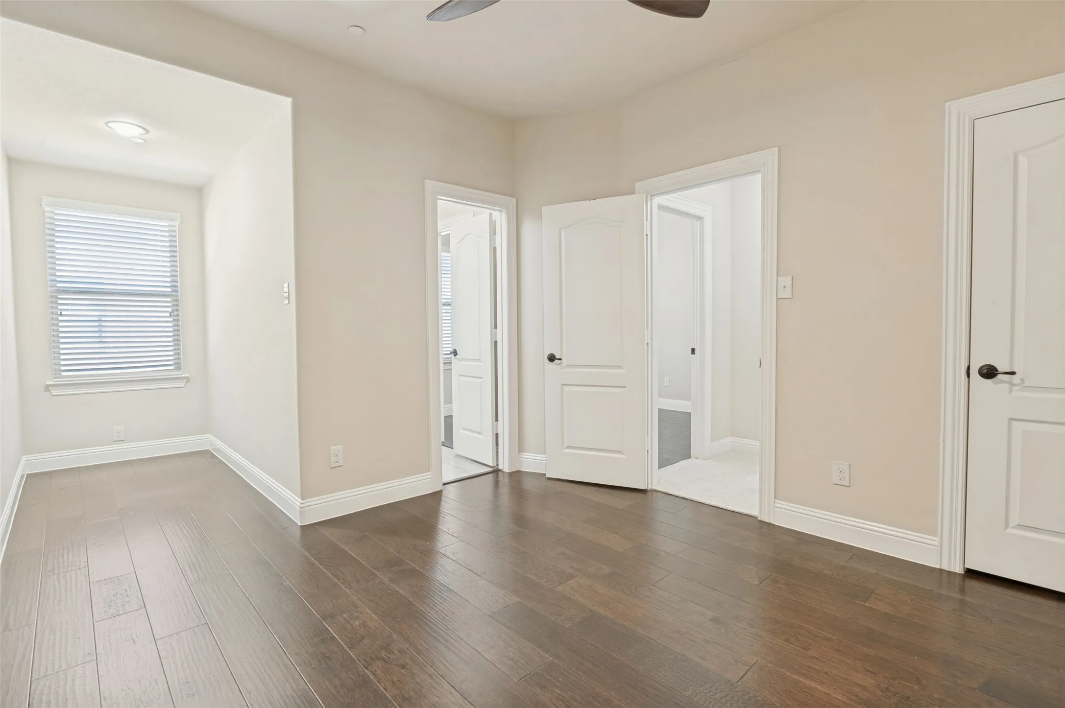 Townhouse For Sale in Denton County , 4412 Fisk Lane, Carrollton, Texas 75010, 3 Bedroom, 4 Bathroom, 2 Garage spaces, 2,238 Sqft, built in 2014, mls#21396168, Real Estate Agent in Carrollton, Homes For Sale in Denton county, Homes For Sale in Carrollton, Realtor in Carrollton Texas, Real Estate Brokerage Independent Realty Texas, Luminita Cordes Realtor