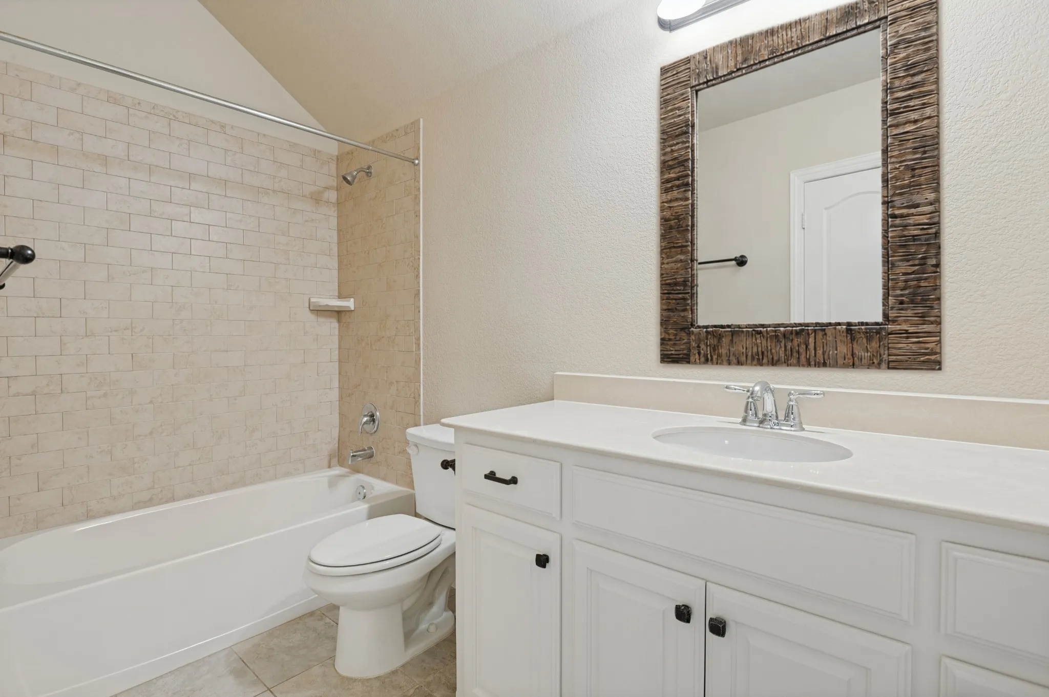 Townhouse For Sale in Denton County , 4412 Fisk Lane, Carrollton, Texas 75010, 3 Bedroom, 4 Bathroom, 2 Garage spaces, 2,238 Sqft, built in 2014, mls#21396168, Real Estate Agent in Carrollton, Homes For Sale in Denton county, Homes For Sale in Carrollton, Realtor in Carrollton Texas, Real Estate Brokerage Independent Realty Texas, Luminita Cordes Realtor