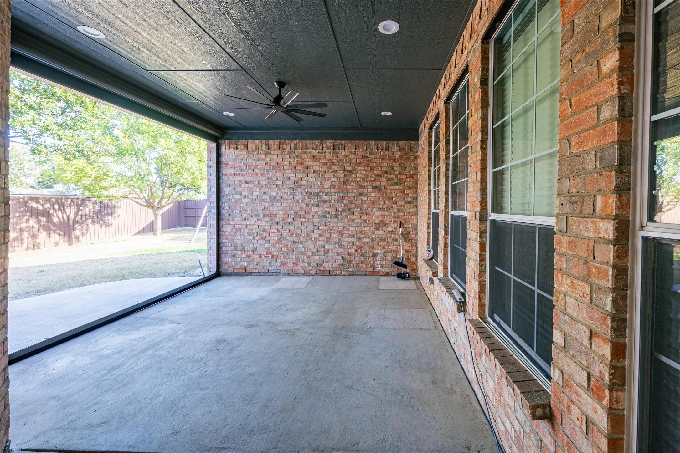 Single Family Residence For Sale in Collin County , 2800 Longtown Drive, Plano, Texas 75093, 5 Bedroom, 4 Bathroom, 3 Garage spaces, 3,927 Sqft, built in 1996, mls#21393505, Real Estate Agent in Plano, Homes For Sale in Collin county, Homes For Sale in Plano, Realtor in Plano Texas, Real Estate Brokerage Independent Realty Texas, Luminita Cordes Realtor
