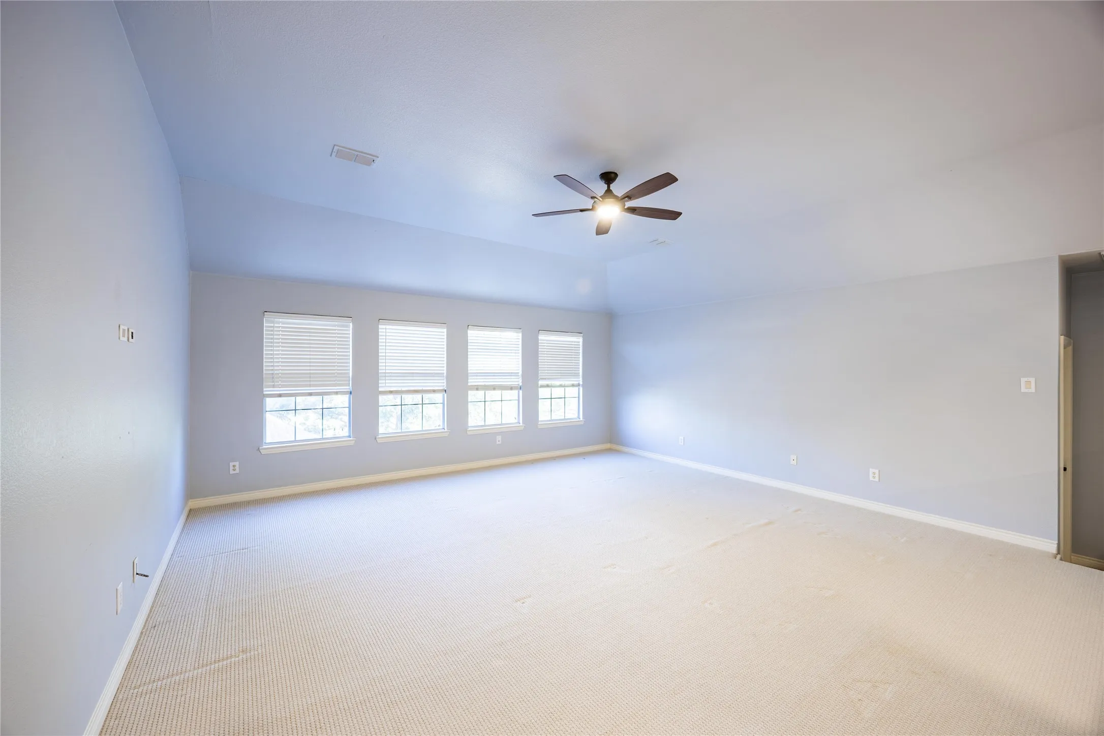 Single Family Residence For Sale in Collin County , 2800 Longtown Drive, Plano, Texas 75093, 5 Bedroom, 4 Bathroom, 3 Garage spaces, 3,927 Sqft, built in 1996, mls#21393505, Real Estate Agent in Plano, Homes For Sale in Collin county, Homes For Sale in Plano, Realtor in Plano Texas, Real Estate Brokerage Independent Realty Texas, Luminita Cordes Realtor