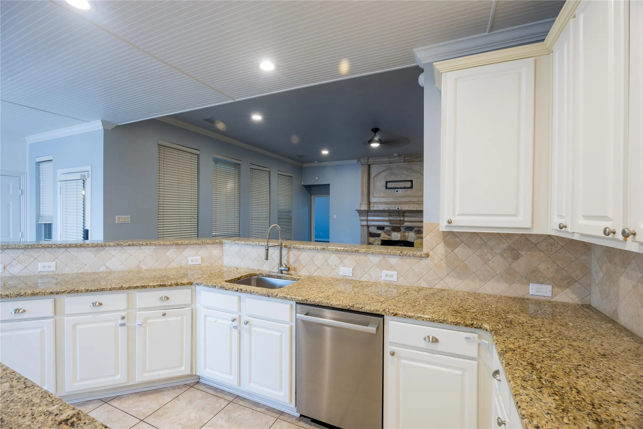 Single Family Residence For Sale in Collin County , 2800 Longtown Drive, Plano, Texas 75093, 5 Bedroom, 4 Bathroom, 3 Garage spaces, 3,927 Sqft, built in 1996, mls#21393505, Real Estate Agent in Plano, Homes For Sale in Collin county, Homes For Sale in Plano, Realtor in Plano Texas, Real Estate Brokerage Independent Realty Texas, Luminita Cordes Realtor