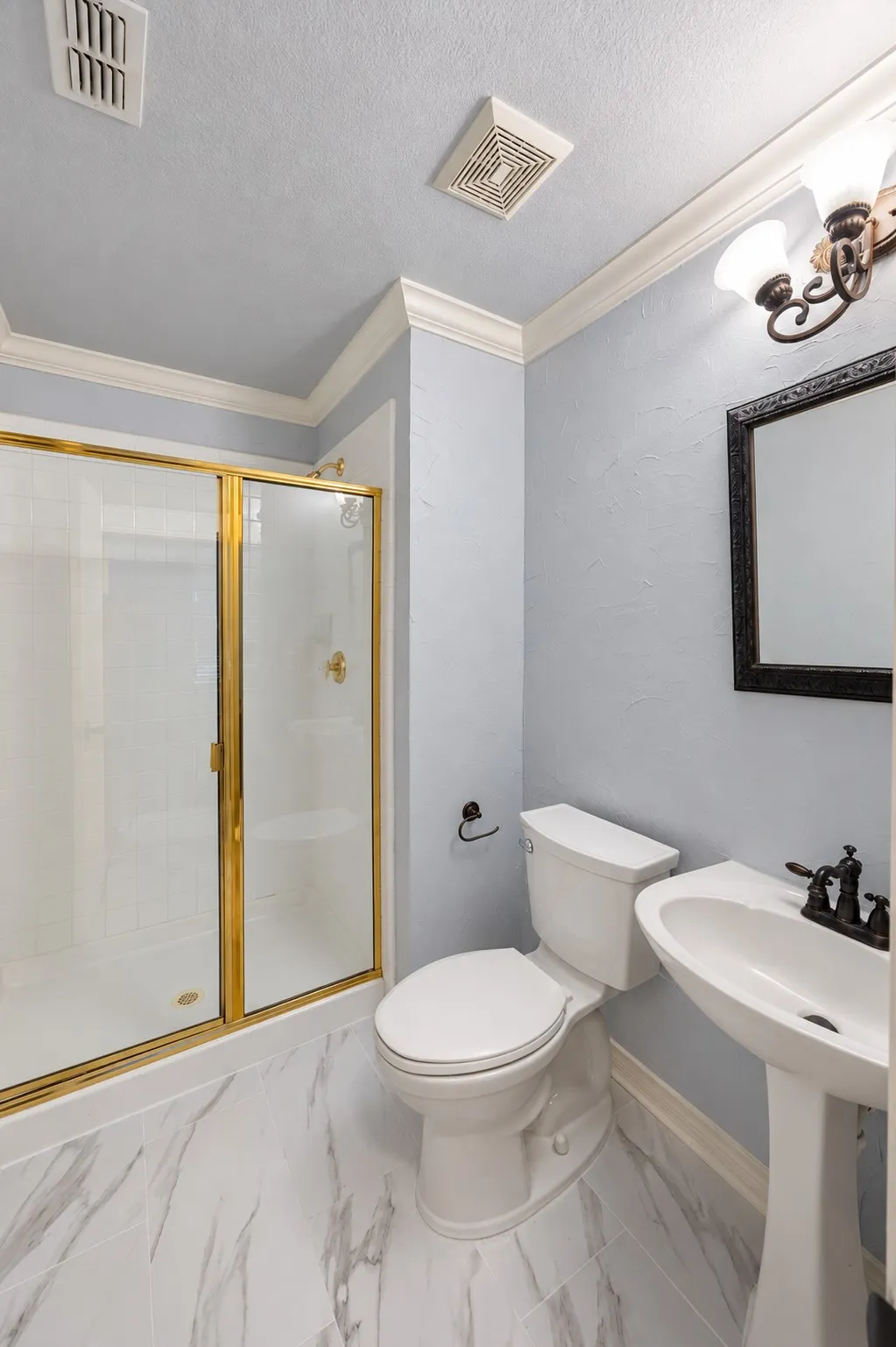 Single Family Residence For Sale in Collin County , 2800 Longtown Drive, Plano, Texas 75093, 5 Bedroom, 4 Bathroom, 3 Garage spaces, 3,927 Sqft, built in 1996, mls#21393505, Real Estate Agent in Plano, Homes For Sale in Collin county, Homes For Sale in Plano, Realtor in Plano Texas, Real Estate Brokerage Independent Realty Texas, Luminita Cordes Realtor