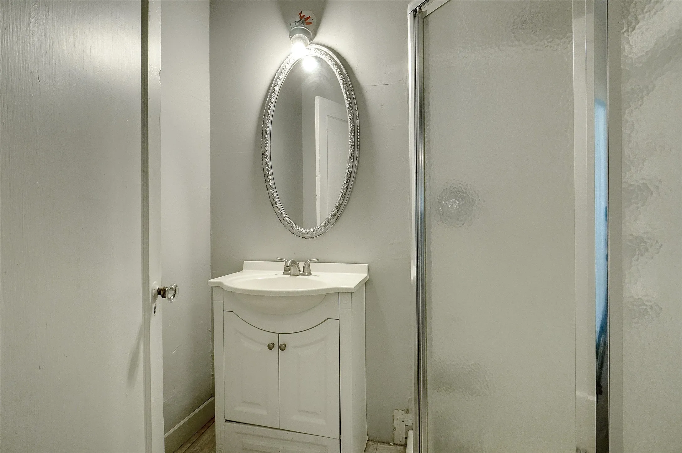 Single Family Residence For Rent in Denton County , 916 W Hickory Street, Denton, Texas 76201, 3 Bedroom, 2 Bathroom, Garage spaces, 1,904 Sqft, built in 1949, mls#21395458, Real Estate Agent in Denton, Homes For Rent in Denton county, Homes For Rent in Denton, Realtor in Denton Texas, Real Estate Brokerage Independent Realty Texas, Luminita Cordes Realtor