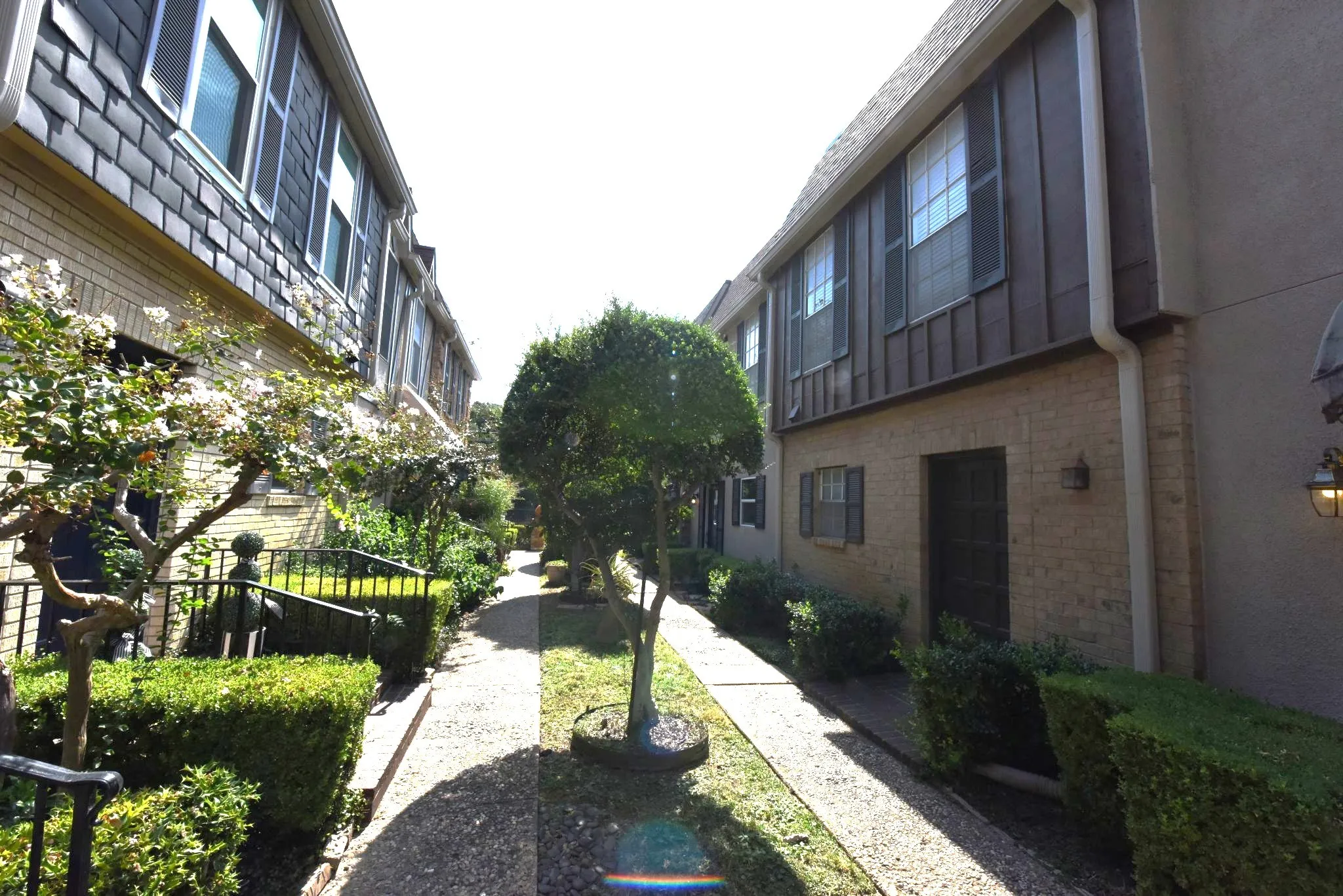 Condominium For Sale in Dallas County , 2727 Shelby Avenue M, Dallas, Texas 75219, 2 Bedroom, 2 Bathroom, Garage spaces, 962 Sqft, built in 1979, mls#21396638, Real Estate Agent in Dallas, Homes For Sale in Dallas county, Homes For Sale in Dallas, Realtor in Dallas Texas, Real Estate Brokerage Independent Realty Texas, Luminita Cordes Realtor