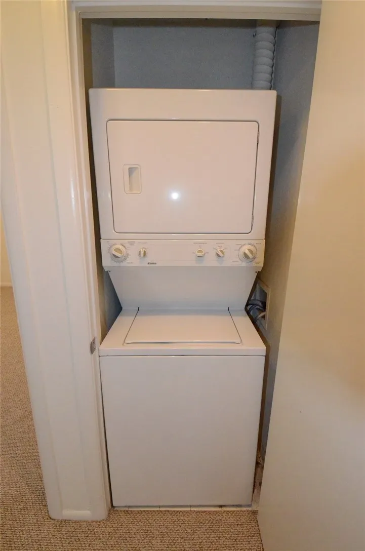 Condominium For Sale in Dallas County , 2727 Shelby Avenue M, Dallas, Texas 75219, 2 Bedroom, 2 Bathroom, Garage spaces, 962 Sqft, built in 1979, mls#21396638, Real Estate Agent in Dallas, Homes For Sale in Dallas county, Homes For Sale in Dallas, Realtor in Dallas Texas, Real Estate Brokerage Independent Realty Texas, Luminita Cordes Realtor