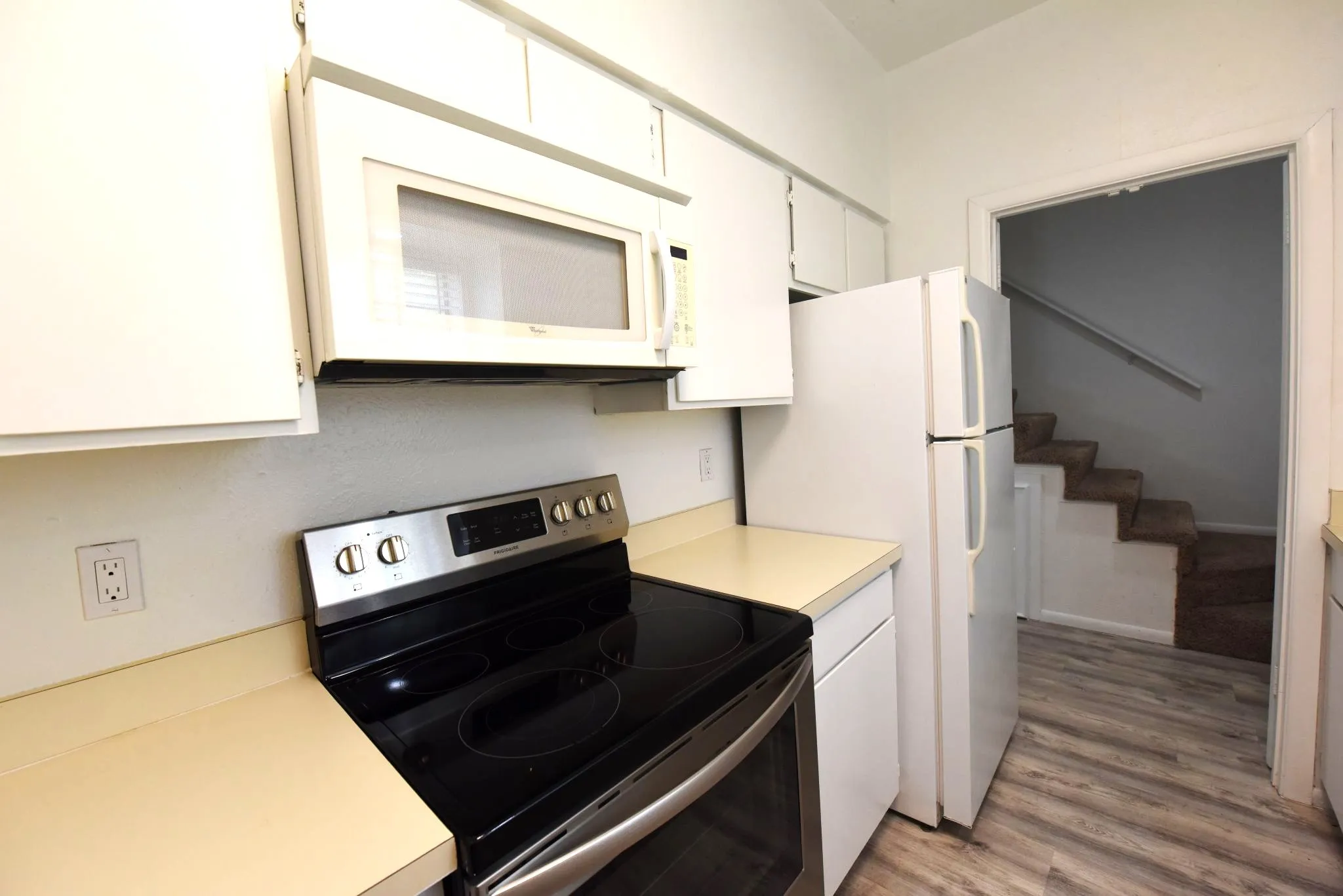 Condominium For Sale in Dallas County , 2727 Shelby Avenue M, Dallas, Texas 75219, 2 Bedroom, 2 Bathroom, Garage spaces, 962 Sqft, built in 1979, mls#21396638, Real Estate Agent in Dallas, Homes For Sale in Dallas county, Homes For Sale in Dallas, Realtor in Dallas Texas, Real Estate Brokerage Independent Realty Texas, Luminita Cordes Realtor