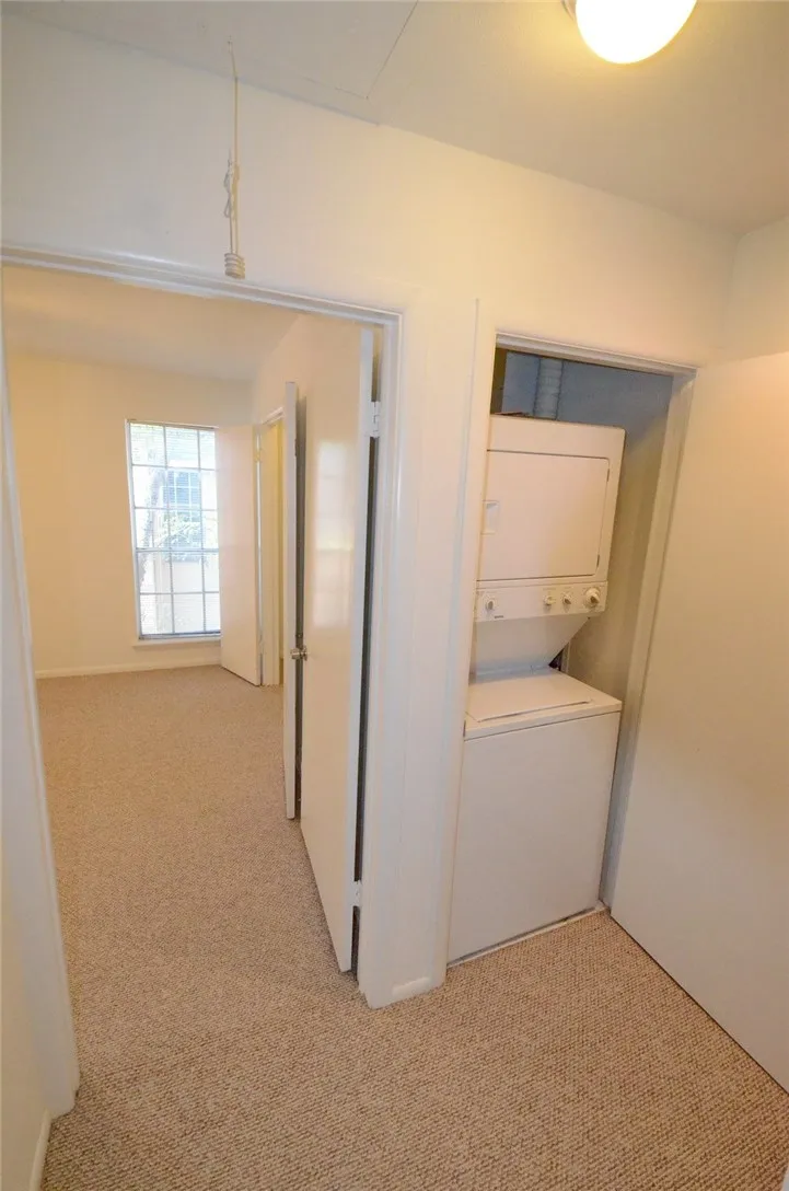 Condominium For Sale in Dallas County , 2727 Shelby Avenue M, Dallas, Texas 75219, 2 Bedroom, 2 Bathroom, Garage spaces, 962 Sqft, built in 1979, mls#21396638, Real Estate Agent in Dallas, Homes For Sale in Dallas county, Homes For Sale in Dallas, Realtor in Dallas Texas, Real Estate Brokerage Independent Realty Texas, Luminita Cordes Realtor