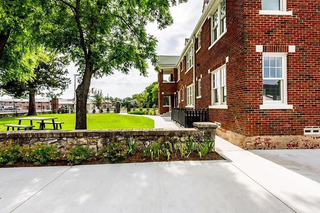 Apartment For Rent in Tarrant County , 2837 Hemphill Street 201, Fort Worth, Texas 76110, 1 Bedroom, 1 Bathroom, Garage spaces, 776 Sqft, built in 1927, mls#21396640, Real Estate Agent in Fort Worth, Homes For Rent in Tarrant county, Homes For Rent in Fort Worth, Realtor in Fort Worth Texas, Real Estate Brokerage Independent Realty Texas, Luminita Cordes Realtor