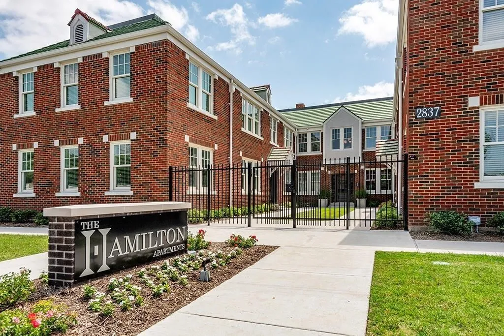 Apartment For Rent in Tarrant County , 2837 Hemphill Street 201, Fort Worth, Texas 76110, 1 Bedroom, 1 Bathroom, Garage spaces, 776 Sqft, built in 1927, mls#21396640, Real Estate Agent in Fort Worth, Homes For Rent in Tarrant county, Homes For Rent in Fort Worth, Realtor in Fort Worth Texas, Real Estate Brokerage Independent Realty Texas, Luminita Cordes Realtor