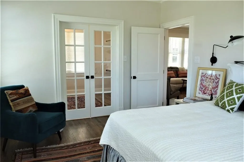 Apartment For Rent in Tarrant County , 2837 Hemphill Street 201, Fort Worth, Texas 76110, 1 Bedroom, 1 Bathroom, Garage spaces, 776 Sqft, built in 1927, mls#21396640, Real Estate Agent in Fort Worth, Homes For Rent in Tarrant county, Homes For Rent in Fort Worth, Realtor in Fort Worth Texas, Real Estate Brokerage Independent Realty Texas, Luminita Cordes Realtor