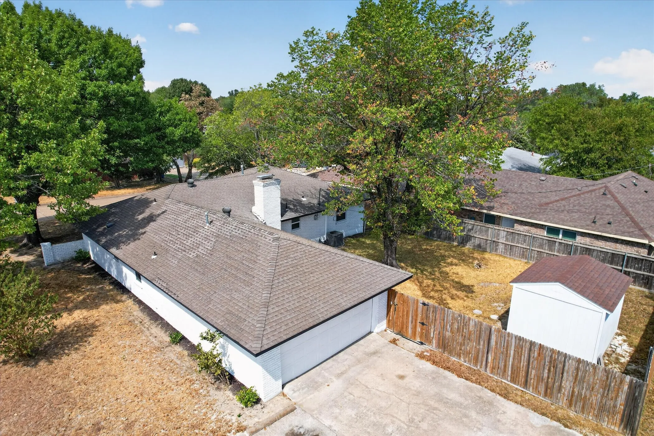 Single Family Residence For Sale in Dallas County , 906 Pinedale Lane, Dallas, Texas 75241, 3 Bedroom, 3 Bathroom, 2 Garage spaces, 1,878 Sqft, built in 1971, mls#21396562, Real Estate Agent in Dallas, Homes For Sale in Dallas county, Homes For Sale in Dallas, Realtor in Dallas Texas, Real Estate Brokerage Independent Realty Texas, Luminita Cordes Realtor