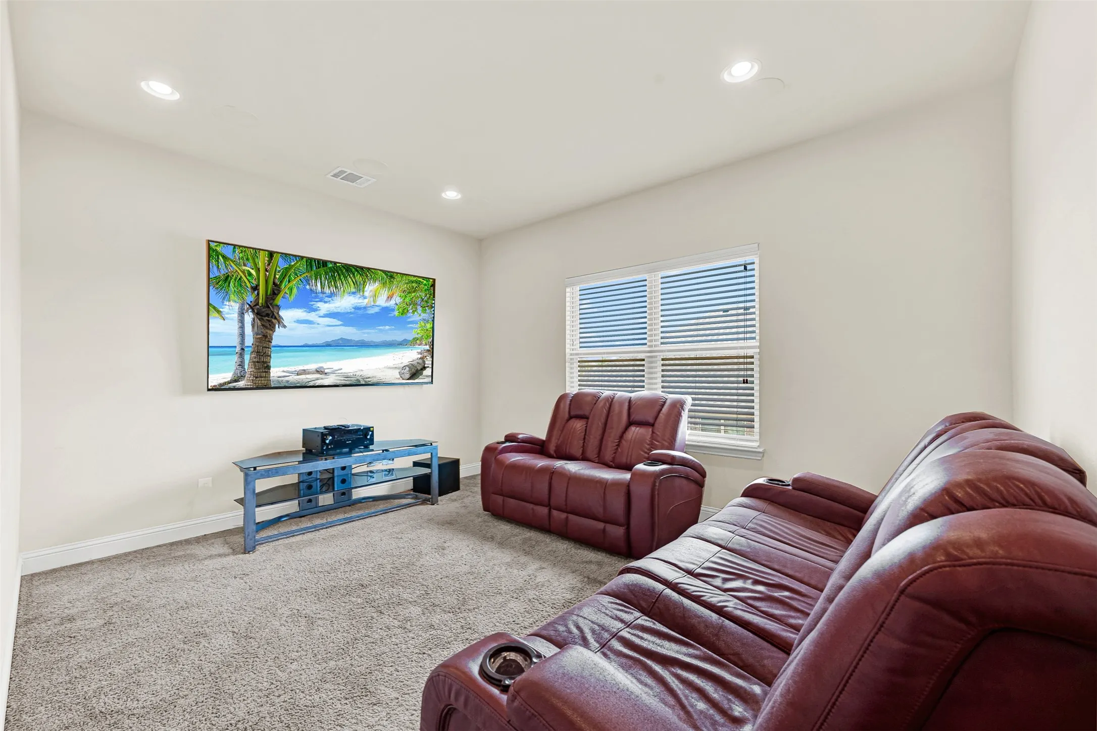 Single Family Residence For Sale in Dallas County , 254 Benwick Drive, Sunnyvale, Texas 75182, 5 Bedroom, 5 Bathroom, 2 Garage spaces, 3,072 Sqft, built in 2016, mls#21396632, Real Estate Agent in Sunnyvale, Homes For Sale in Dallas county, Homes For Sale in Sunnyvale, Realtor in Sunnyvale Texas, Real Estate Brokerage Independent Realty Texas, Luminita Cordes Realtor