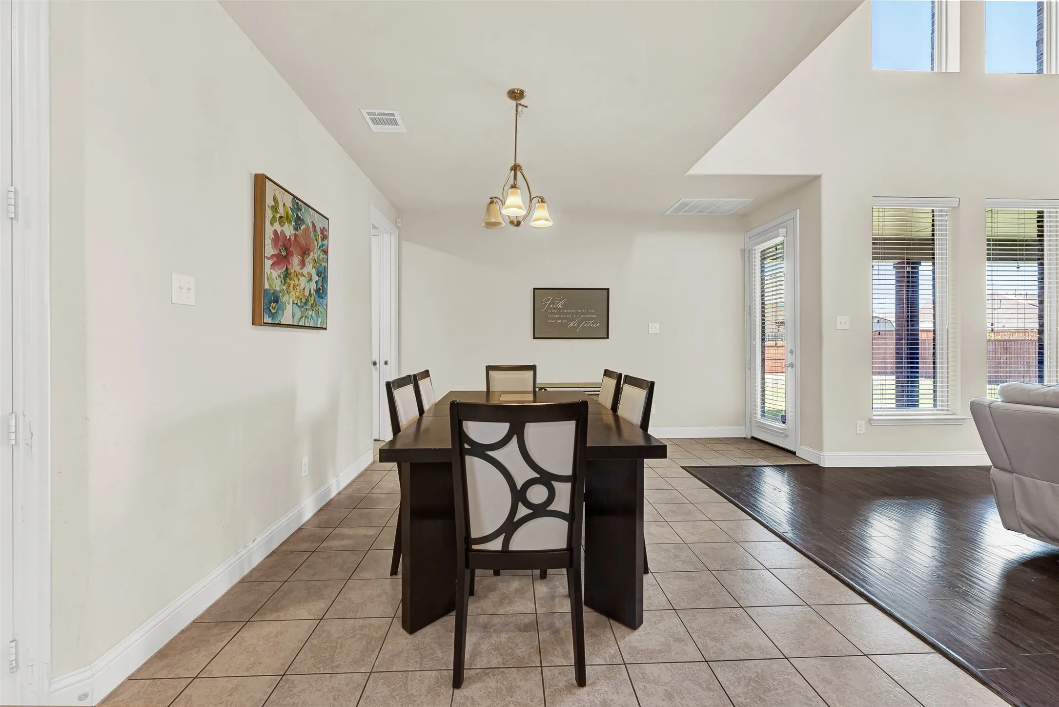 Single Family Residence For Sale in Dallas County , 254 Benwick Drive, Sunnyvale, Texas 75182, 5 Bedroom, 5 Bathroom, 2 Garage spaces, 3,072 Sqft, built in 2016, mls#21396632, Real Estate Agent in Sunnyvale, Homes For Sale in Dallas county, Homes For Sale in Sunnyvale, Realtor in Sunnyvale Texas, Real Estate Brokerage Independent Realty Texas, Luminita Cordes Realtor