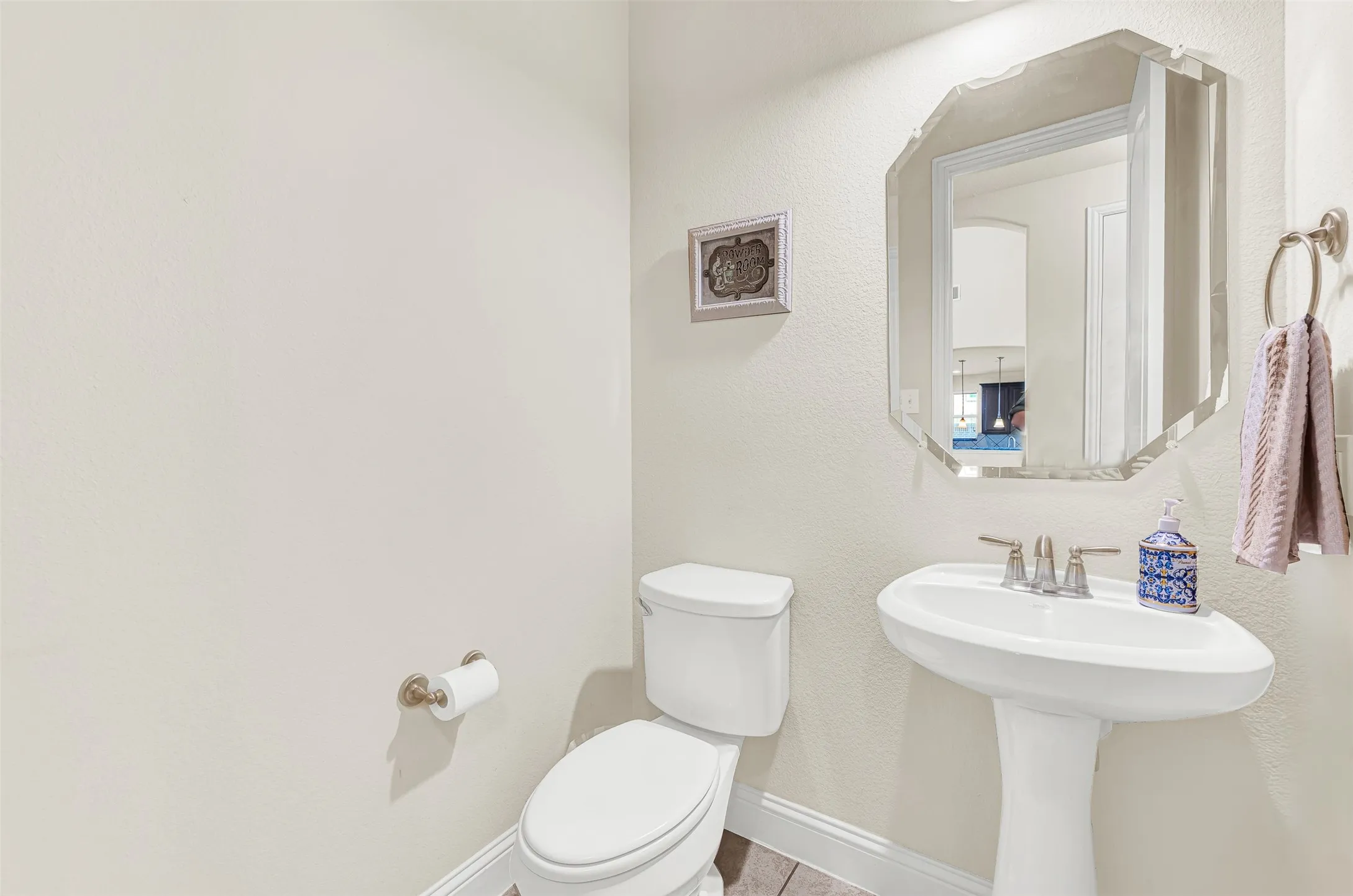 Single Family Residence For Sale in Dallas County , 254 Benwick Drive, Sunnyvale, Texas 75182, 5 Bedroom, 5 Bathroom, 2 Garage spaces, 3,072 Sqft, built in 2016, mls#21396632, Real Estate Agent in Sunnyvale, Homes For Sale in Dallas county, Homes For Sale in Sunnyvale, Realtor in Sunnyvale Texas, Real Estate Brokerage Independent Realty Texas, Luminita Cordes Realtor