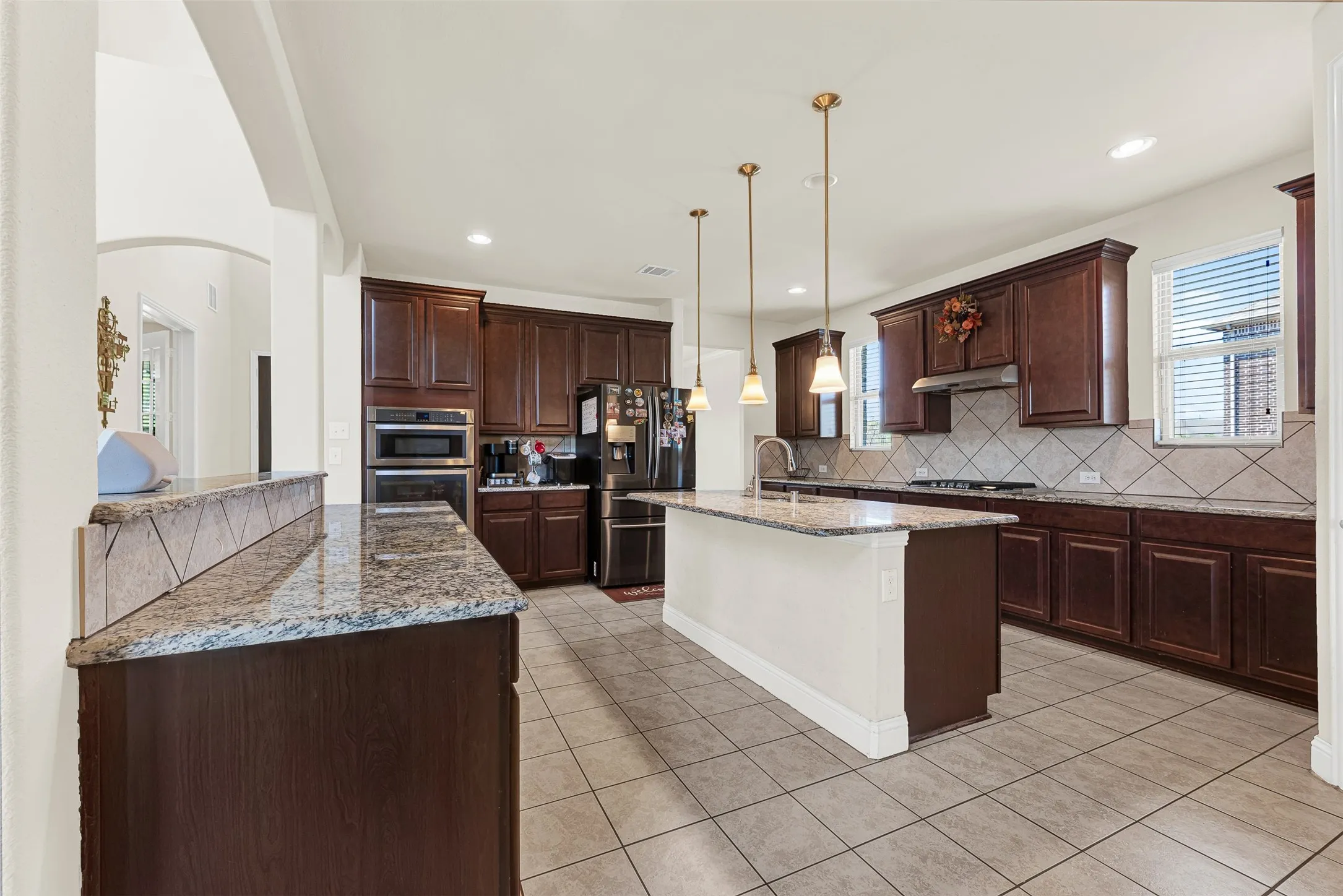 Single Family Residence For Sale in Dallas County , 254 Benwick Drive, Sunnyvale, Texas 75182, 5 Bedroom, 5 Bathroom, 2 Garage spaces, 3,072 Sqft, built in 2016, mls#21396632, Real Estate Agent in Sunnyvale, Homes For Sale in Dallas county, Homes For Sale in Sunnyvale, Realtor in Sunnyvale Texas, Real Estate Brokerage Independent Realty Texas, Luminita Cordes Realtor