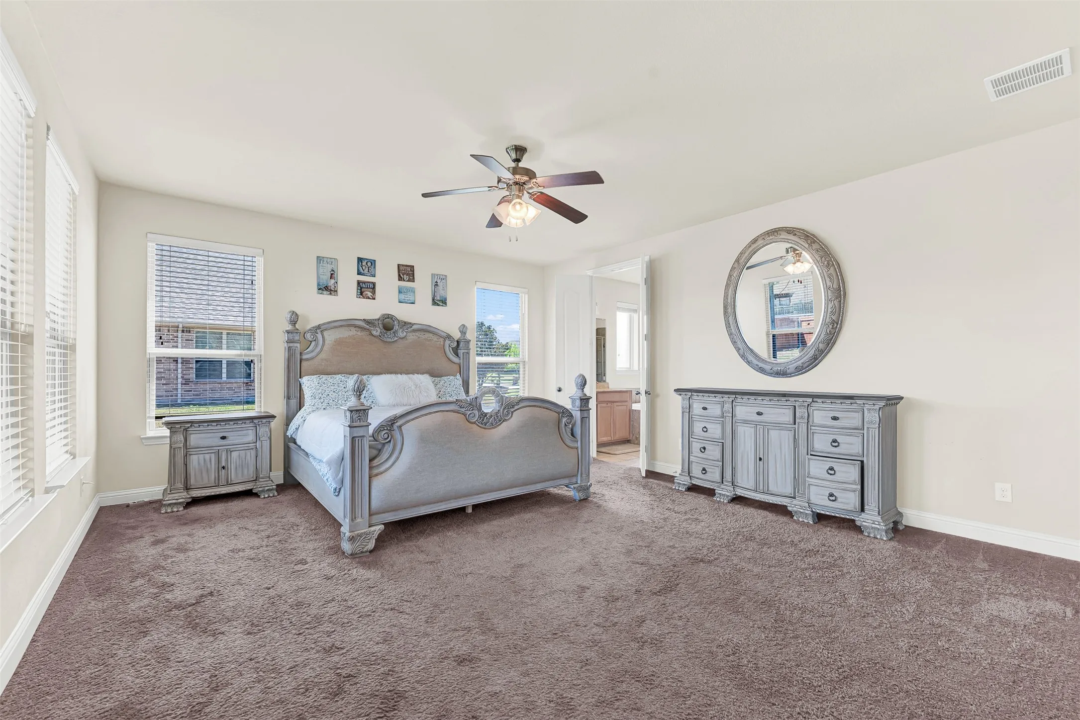 Single Family Residence For Sale in Dallas County , 254 Benwick Drive, Sunnyvale, Texas 75182, 5 Bedroom, 5 Bathroom, 2 Garage spaces, 3,072 Sqft, built in 2016, mls#21396632, Real Estate Agent in Sunnyvale, Homes For Sale in Dallas county, Homes For Sale in Sunnyvale, Realtor in Sunnyvale Texas, Real Estate Brokerage Independent Realty Texas, Luminita Cordes Realtor
