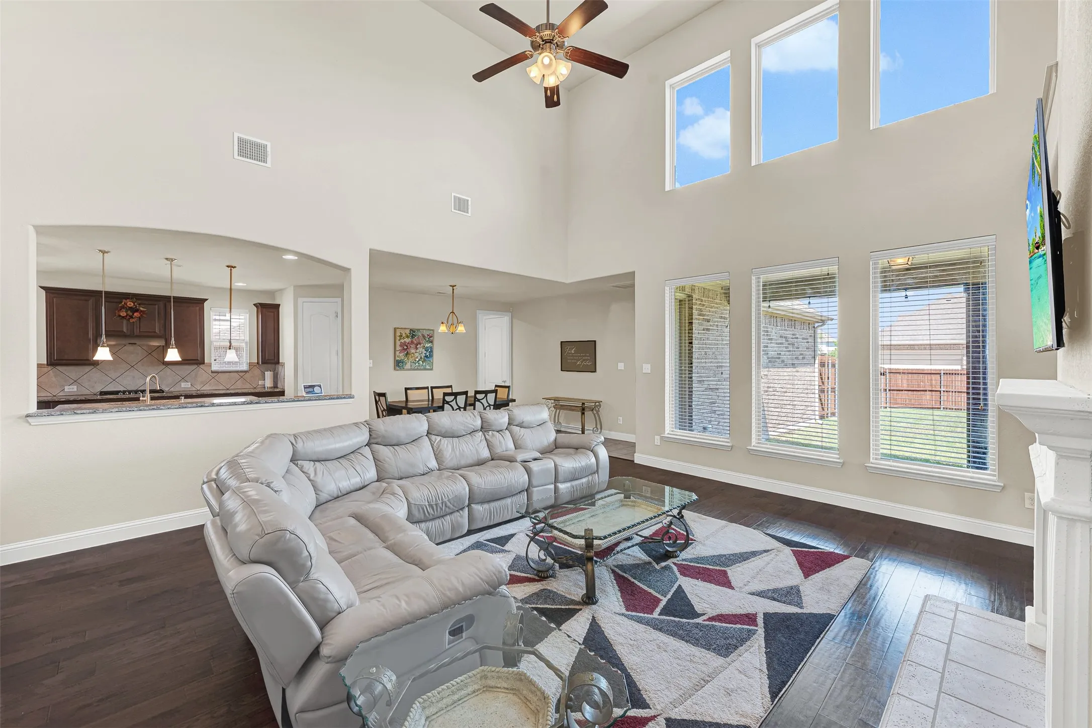 Single Family Residence For Sale in Dallas County , 254 Benwick Drive, Sunnyvale, Texas 75182, 5 Bedroom, 5 Bathroom, 2 Garage spaces, 3,072 Sqft, built in 2016, mls#21396632, Real Estate Agent in Sunnyvale, Homes For Sale in Dallas county, Homes For Sale in Sunnyvale, Realtor in Sunnyvale Texas, Real Estate Brokerage Independent Realty Texas, Luminita Cordes Realtor