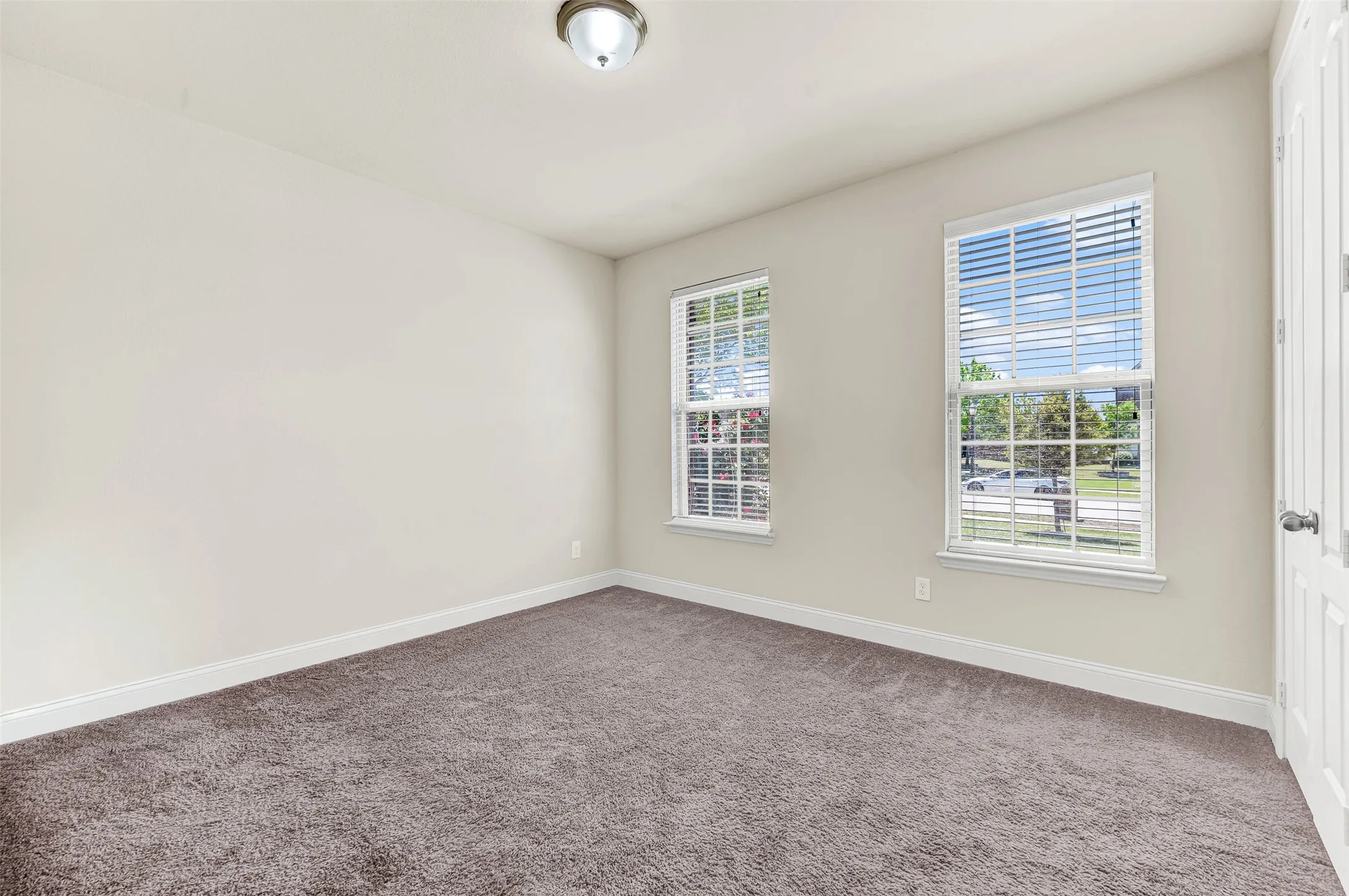 Single Family Residence For Sale in Dallas County , 254 Benwick Drive, Sunnyvale, Texas 75182, 5 Bedroom, 5 Bathroom, 2 Garage spaces, 3,072 Sqft, built in 2016, mls#21396632, Real Estate Agent in Sunnyvale, Homes For Sale in Dallas county, Homes For Sale in Sunnyvale, Realtor in Sunnyvale Texas, Real Estate Brokerage Independent Realty Texas, Luminita Cordes Realtor