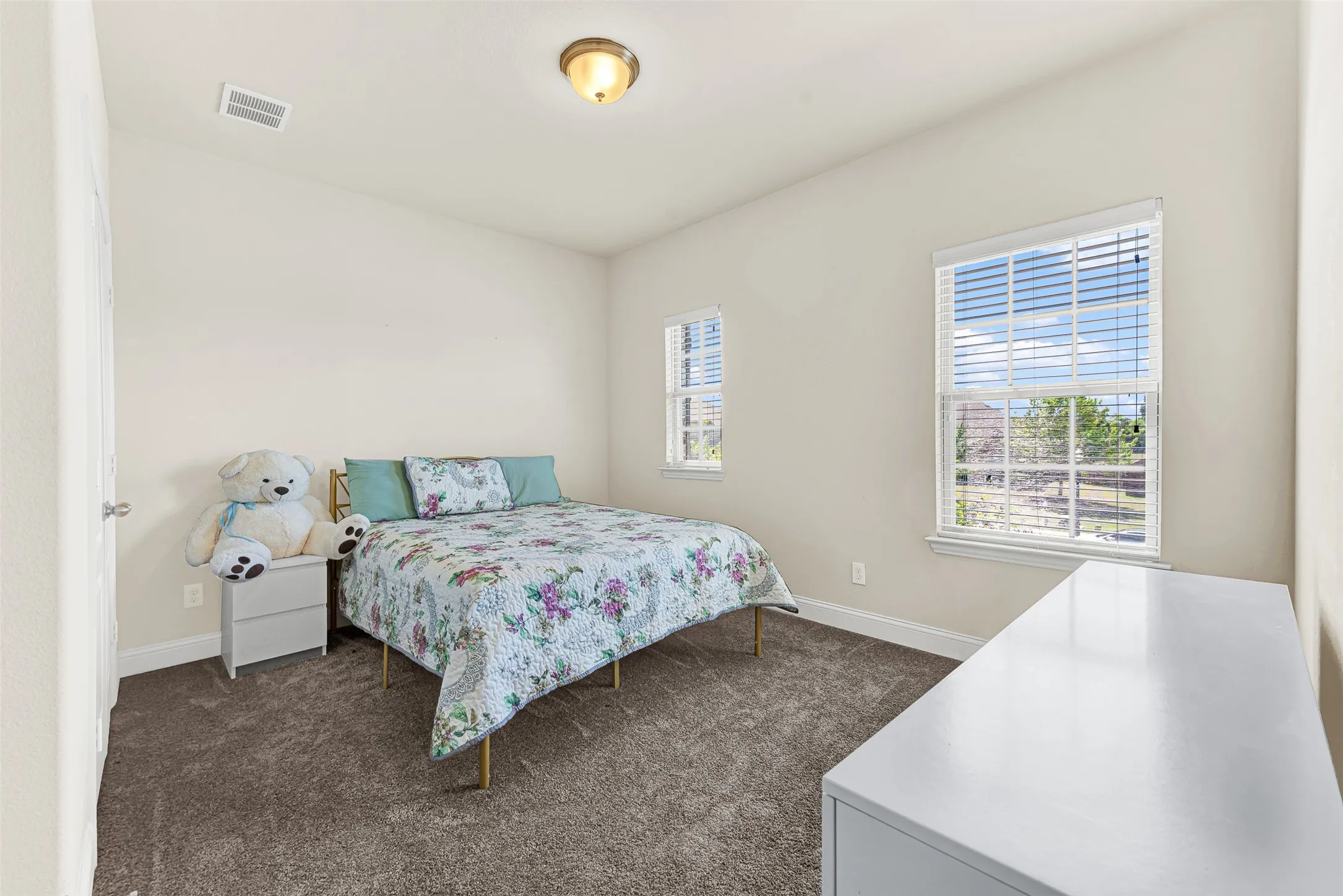 Single Family Residence For Sale in Dallas County , 254 Benwick Drive, Sunnyvale, Texas 75182, 5 Bedroom, 5 Bathroom, 2 Garage spaces, 3,072 Sqft, built in 2016, mls#21396632, Real Estate Agent in Sunnyvale, Homes For Sale in Dallas county, Homes For Sale in Sunnyvale, Realtor in Sunnyvale Texas, Real Estate Brokerage Independent Realty Texas, Luminita Cordes Realtor