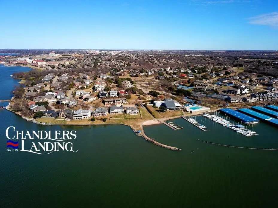 Single Family Residence For Sale in Rockwall County , 5922 volunteer Place, Rockwall, Texas 75032, 3 Bedroom, 3 Bathroom, 2 Garage spaces, 2,354 Sqft, built in 1980, mls#21365361, Real Estate Agent in Rockwall, Homes For Sale in Rockwall county, Homes For Sale in Rockwall, Realtor in Rockwall Texas, Real Estate Brokerage Independent Realty Texas, Luminita Cordes Realtor