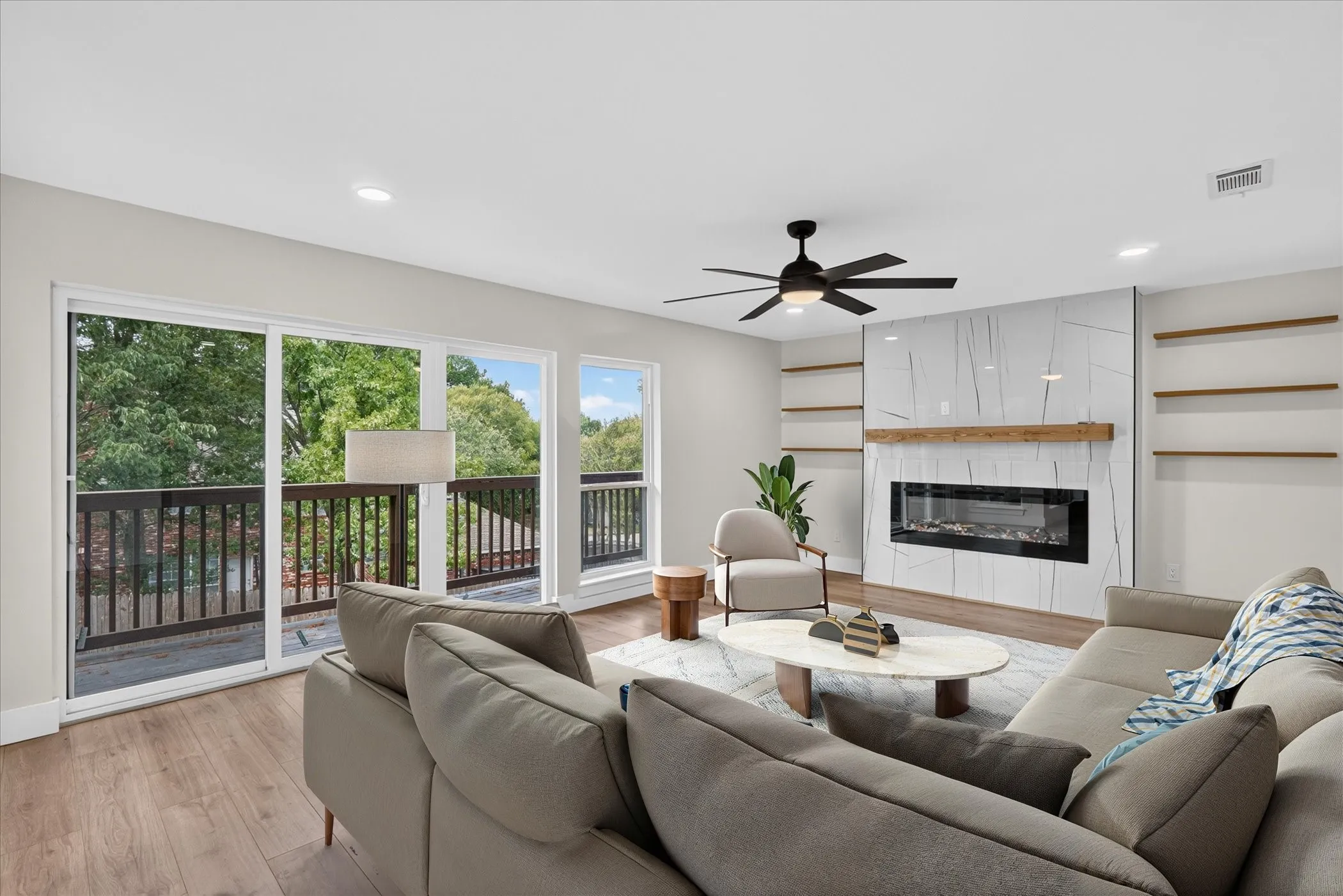 Single Family Residence For Sale in Rockwall County , 5922 volunteer Place, Rockwall, Texas 75032, 3 Bedroom, 3 Bathroom, 2 Garage spaces, 2,354 Sqft, built in 1980, mls#21365361, Real Estate Agent in Rockwall, Homes For Sale in Rockwall county, Homes For Sale in Rockwall, Realtor in Rockwall Texas, Real Estate Brokerage Independent Realty Texas, Luminita Cordes Realtor