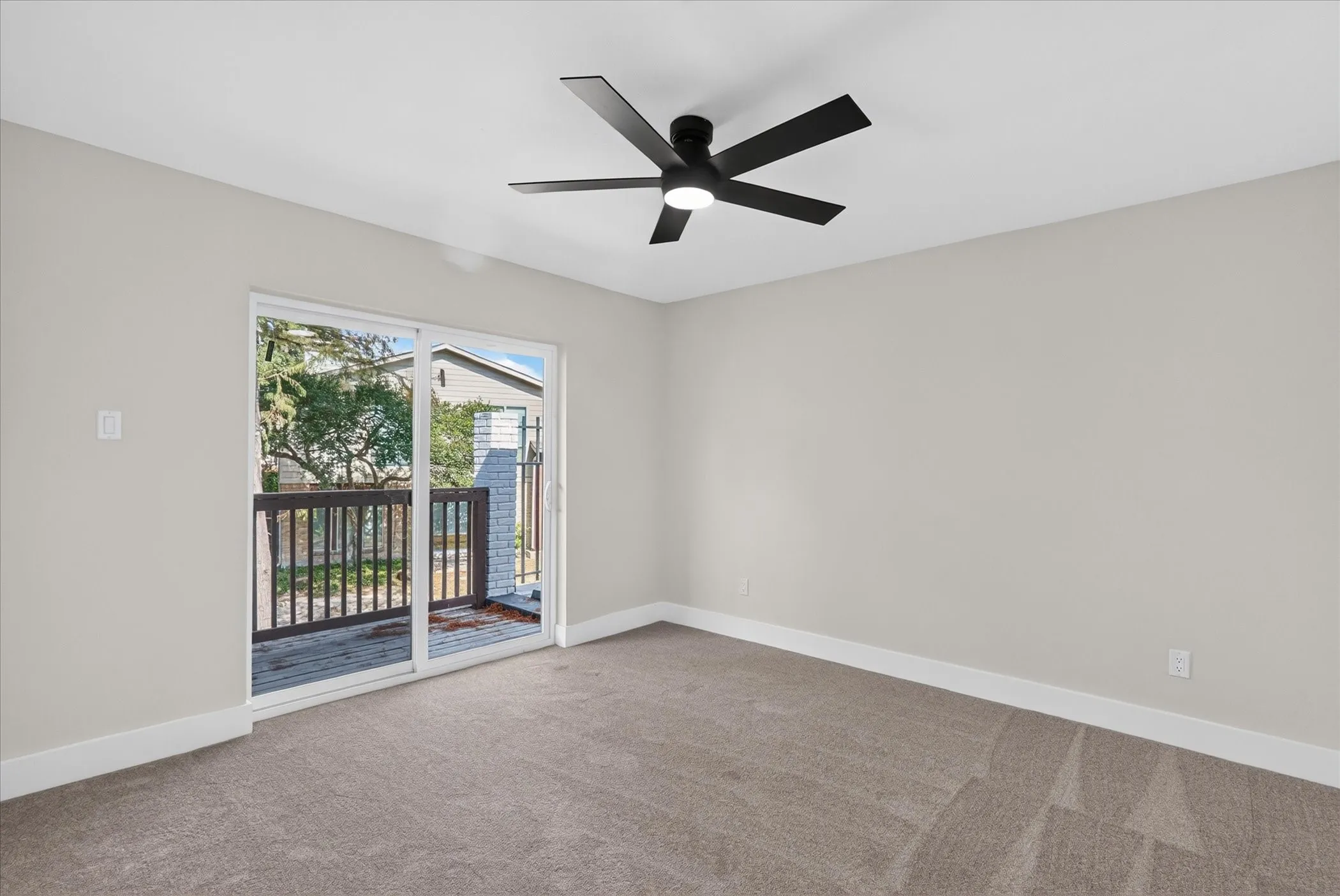 Single Family Residence For Sale in Rockwall County , 5922 volunteer Place, Rockwall, Texas 75032, 3 Bedroom, 3 Bathroom, 2 Garage spaces, 2,354 Sqft, built in 1980, mls#21365361, Real Estate Agent in Rockwall, Homes For Sale in Rockwall county, Homes For Sale in Rockwall, Realtor in Rockwall Texas, Real Estate Brokerage Independent Realty Texas, Luminita Cordes Realtor