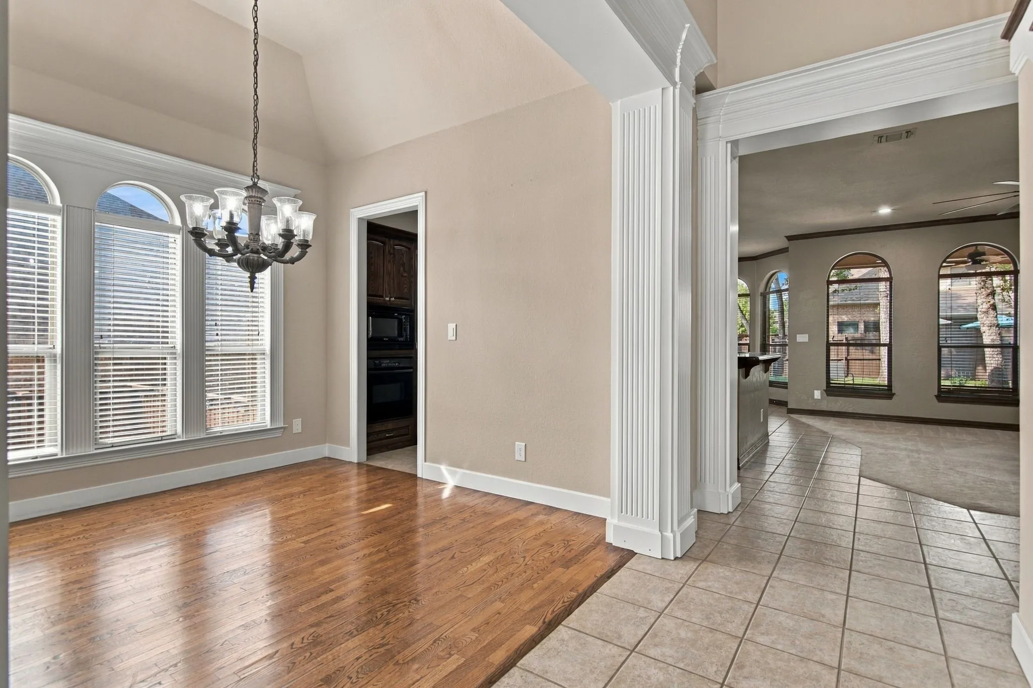 Single Family Residence For Sale in Tarrant County , 7921 Shady Oaks Drive, North Richland Hills, Texas 76182, 4 Bedroom, 3 Bathroom, 3 Garage spaces, 3,520 Sqft, built in 2002, mls#21392934, Real Estate Agent in North Richland Hills, Homes For Sale in Tarrant county, Homes For Sale in North Richland Hills, Realtor in North Richland Hills Texas, Real Estate Brokerage Independent Realty Texas, Luminita Cordes Realtor
