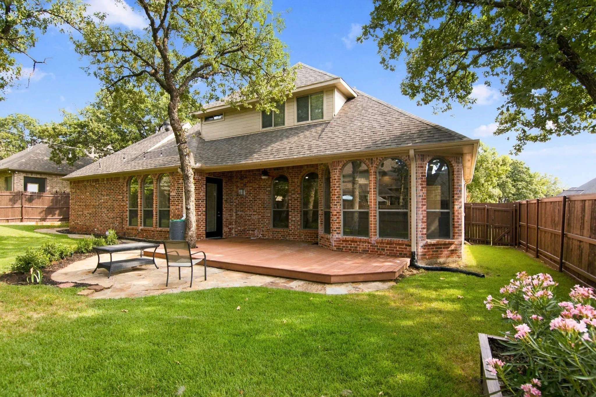 Single Family Residence For Sale in Tarrant County , 7921 Shady Oaks Drive, North Richland Hills, Texas 76182, 4 Bedroom, 3 Bathroom, 3 Garage spaces, 3,520 Sqft, built in 2002, mls#21392934, Real Estate Agent in North Richland Hills, Homes For Sale in Tarrant county, Homes For Sale in North Richland Hills, Realtor in North Richland Hills Texas, Real Estate Brokerage Independent Realty Texas, Luminita Cordes Realtor