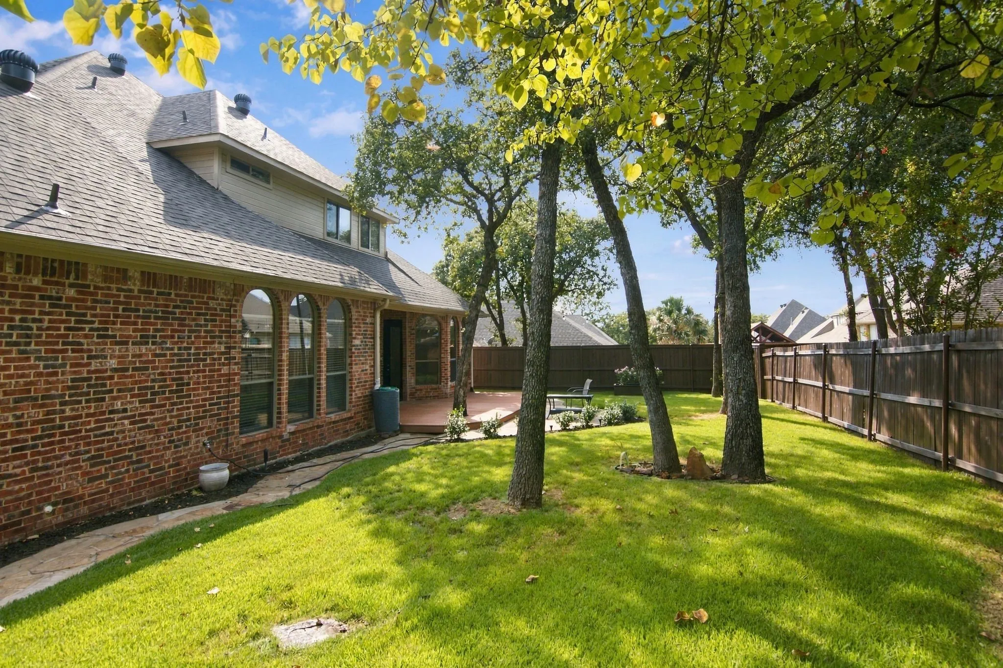 Single Family Residence For Sale in Tarrant County , 7921 Shady Oaks Drive, North Richland Hills, Texas 76182, 4 Bedroom, 3 Bathroom, 3 Garage spaces, 3,520 Sqft, built in 2002, mls#21392934, Real Estate Agent in North Richland Hills, Homes For Sale in Tarrant county, Homes For Sale in North Richland Hills, Realtor in North Richland Hills Texas, Real Estate Brokerage Independent Realty Texas, Luminita Cordes Realtor