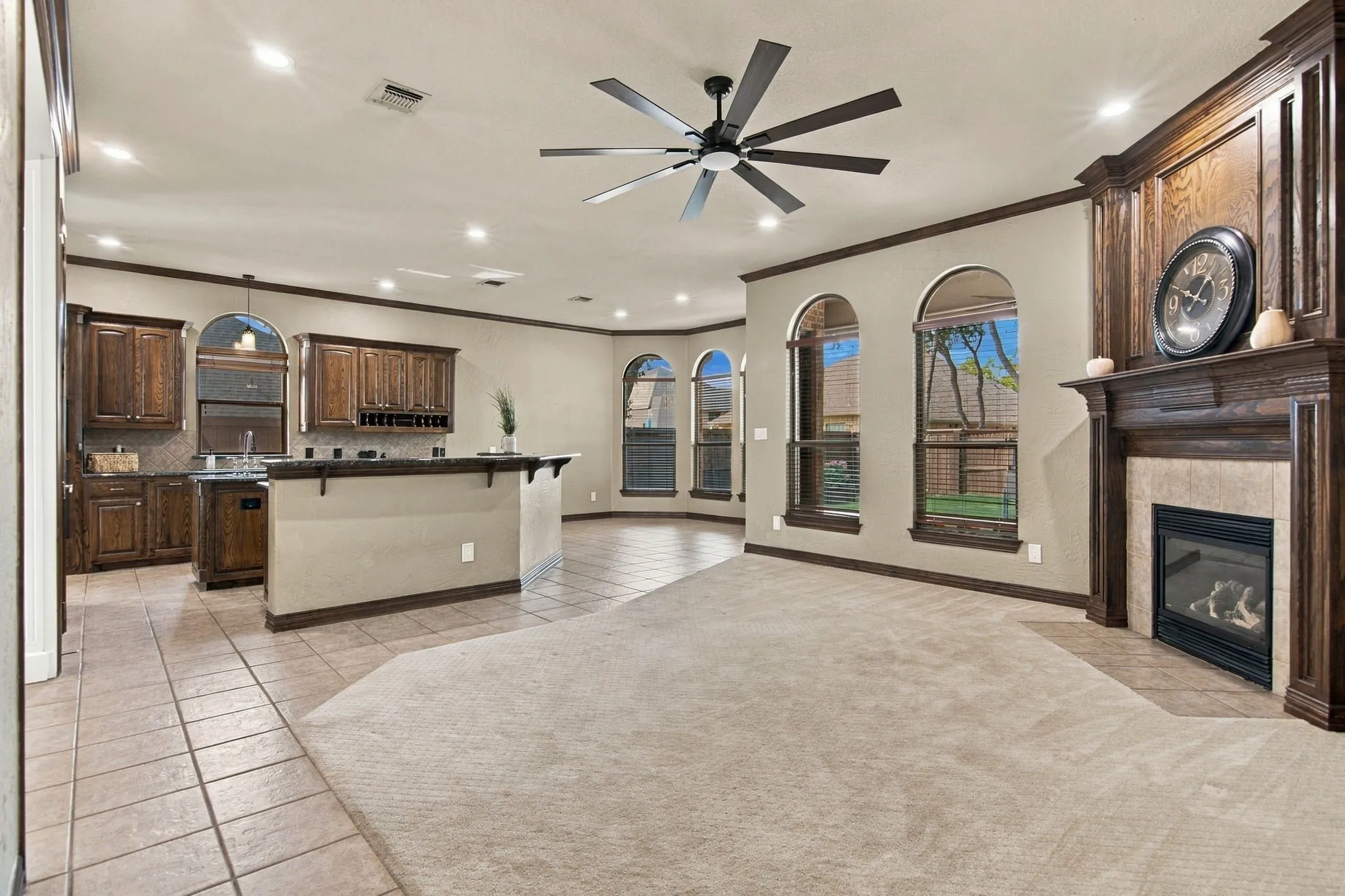 Single Family Residence For Sale in Tarrant County , 7921 Shady Oaks Drive, North Richland Hills, Texas 76182, 4 Bedroom, 3 Bathroom, 3 Garage spaces, 3,520 Sqft, built in 2002, mls#21392934, Real Estate Agent in North Richland Hills, Homes For Sale in Tarrant county, Homes For Sale in North Richland Hills, Realtor in North Richland Hills Texas, Real Estate Brokerage Independent Realty Texas, Luminita Cordes Realtor