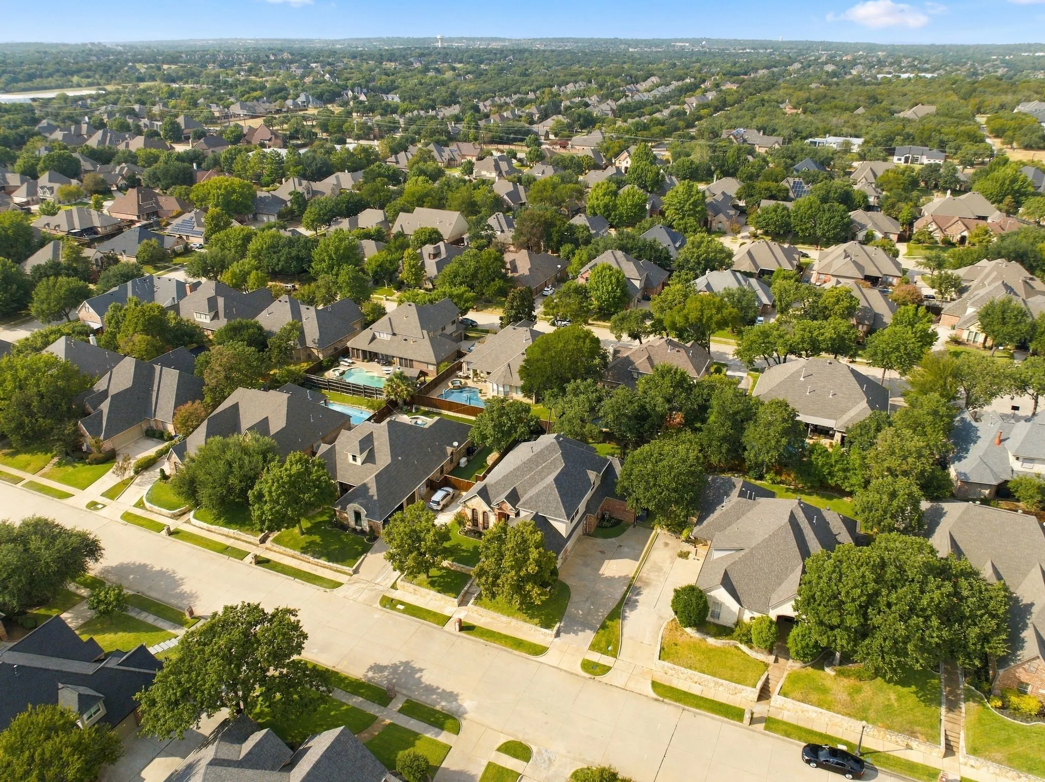 Single Family Residence For Sale in Tarrant County , 7921 Shady Oaks Drive, North Richland Hills, Texas 76182, 4 Bedroom, 3 Bathroom, 3 Garage spaces, 3,520 Sqft, built in 2002, mls#21392934, Real Estate Agent in North Richland Hills, Homes For Sale in Tarrant county, Homes For Sale in North Richland Hills, Realtor in North Richland Hills Texas, Real Estate Brokerage Independent Realty Texas, Luminita Cordes Realtor