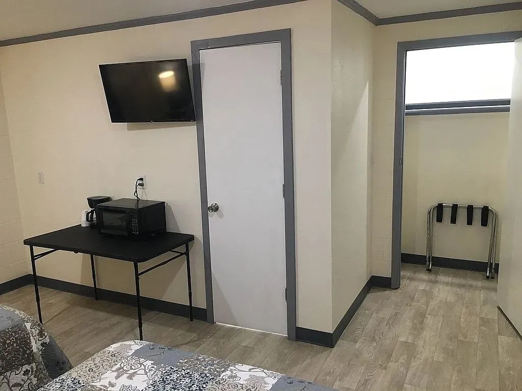 Mobile Home For Sale in Fisher County , 804 South 1st Street, Roby, Texas 79543, 16 Bedroom, 16 Bathroom, Garage spaces, 4,000 Sqft, built in 1965, mls#21396649, Real Estate Agent in Roby, Homes For Sale in Fisher county, Homes For Sale in Roby, Realtor in Roby Texas, Real Estate Brokerage Independent Realty Texas, Luminita Cordes Realtor