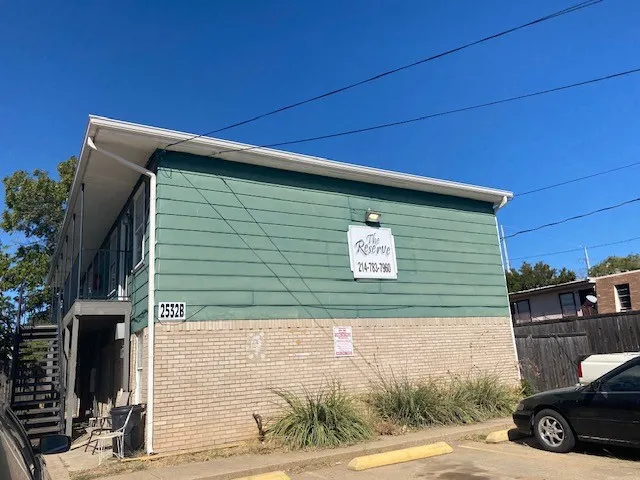 Apartment For Sale in Denton County , 2532 Charlotte Street A-B, Denton, Texas 76201, 16 Bedroom, 8 Bathroom, Garage spaces, 5,760 Sqft, built in 1971, mls#21393851, Real Estate Agent in Denton, Homes For Sale in Denton county, Homes For Sale in Denton, Realtor in Denton Texas, Real Estate Brokerage Independent Realty Texas, Luminita Cordes Realtor