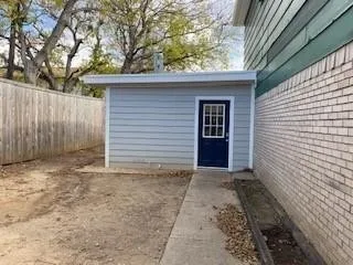 Apartment For Sale in Denton County , 2532 Charlotte Street A-B, Denton, Texas 76201, 16 Bedroom, 8 Bathroom, Garage spaces, 5,760 Sqft, built in 1971, mls#21393851, Real Estate Agent in Denton, Homes For Sale in Denton county, Homes For Sale in Denton, Realtor in Denton Texas, Real Estate Brokerage Independent Realty Texas, Luminita Cordes Realtor